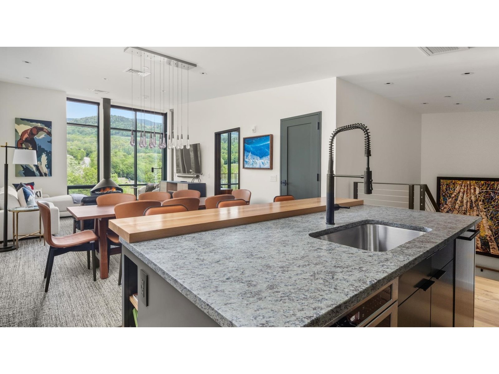 69 Hourglass Drive, Unit 409