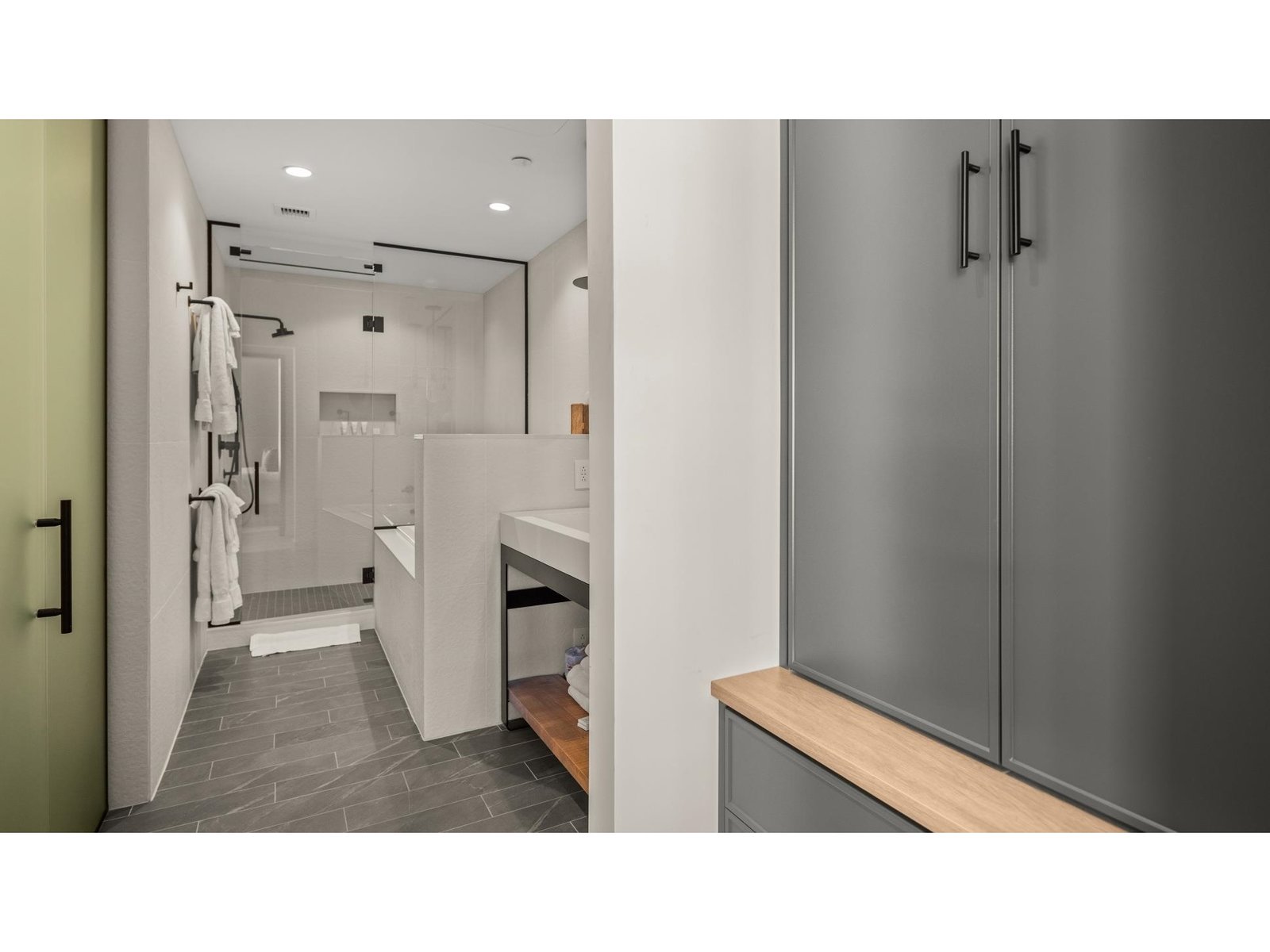 69 Hourglass Drive, Unit 409
