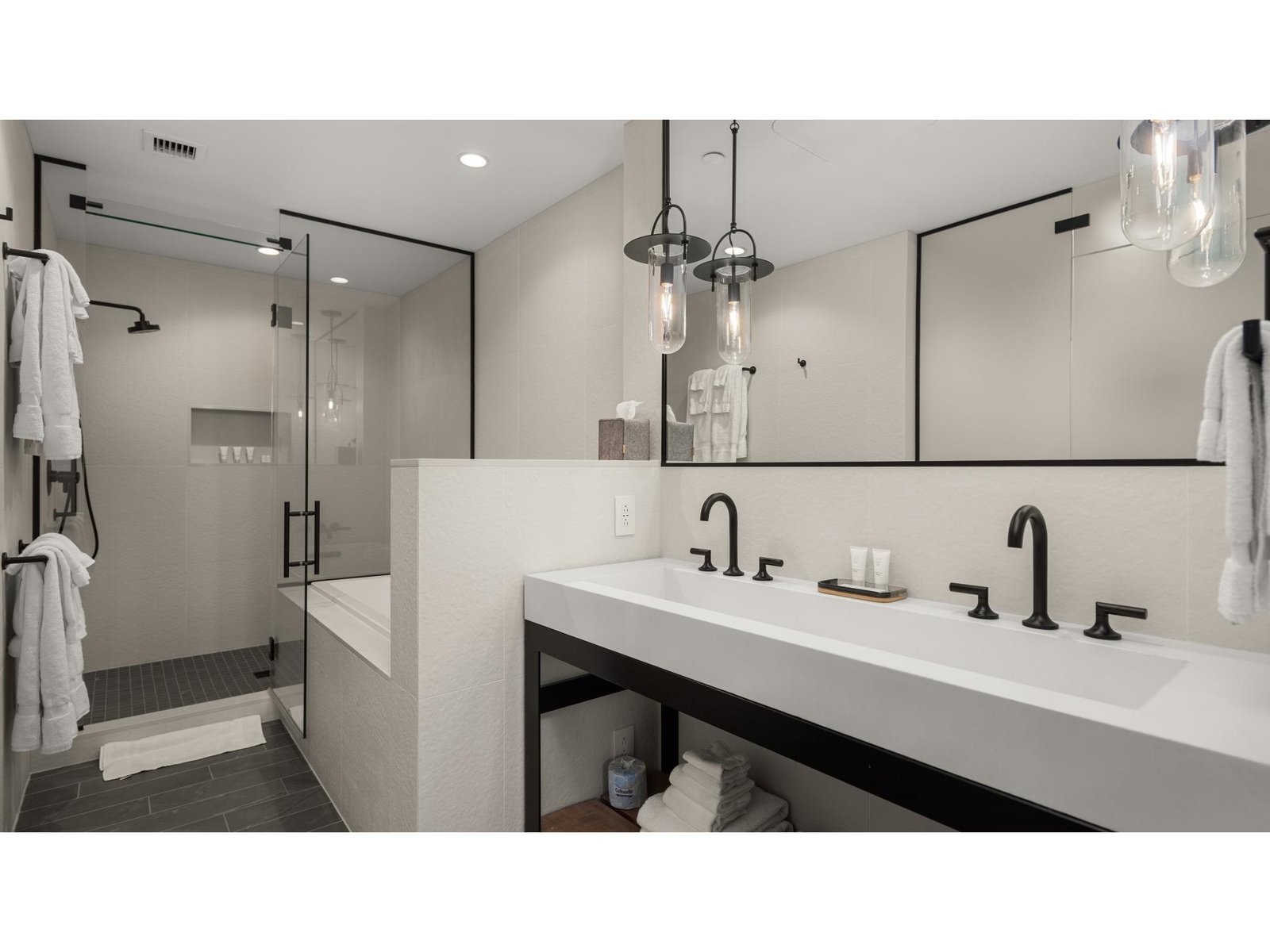 69 Hourglass Drive, Unit 409