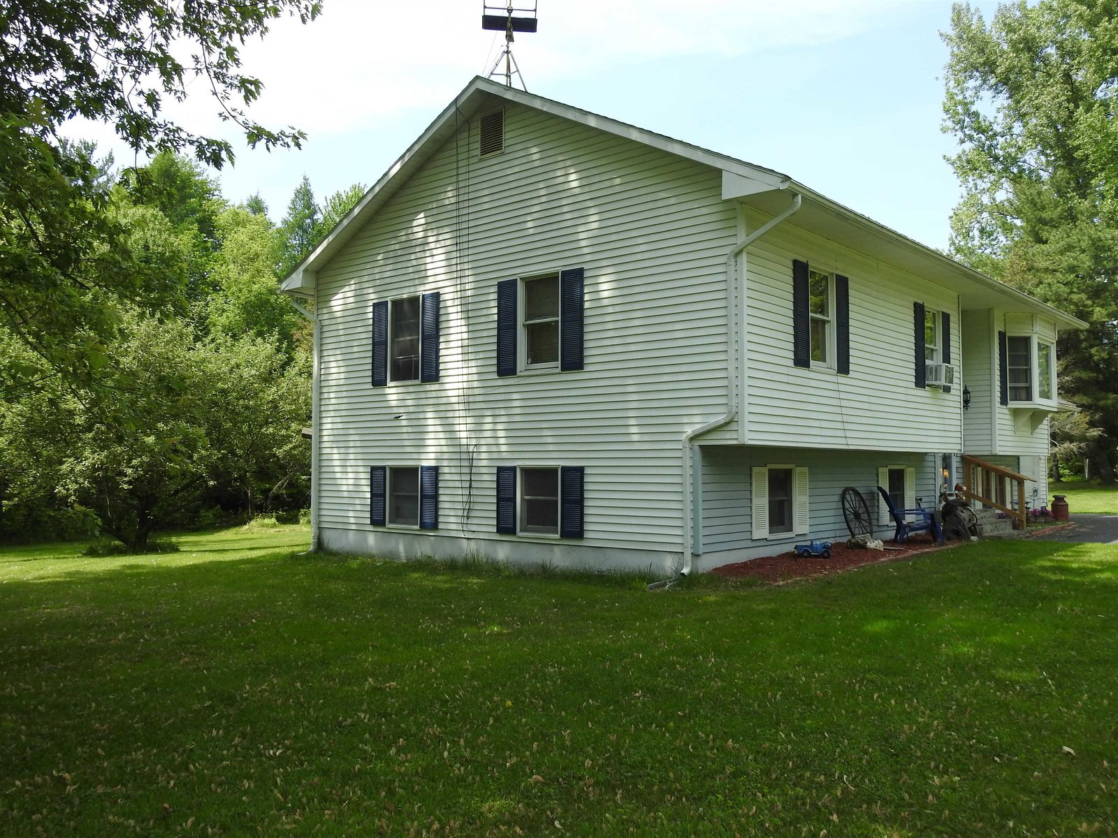 695 Vermont Route 105