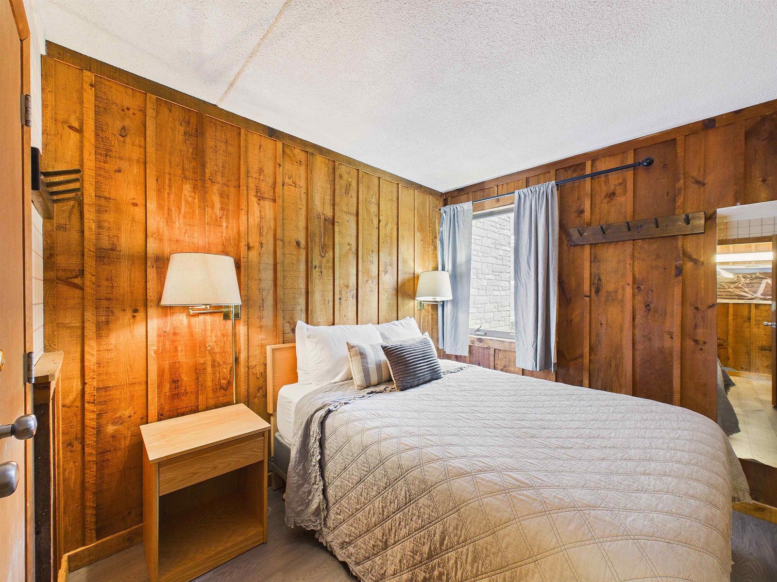 697 East Mountain Road, Unit A5
