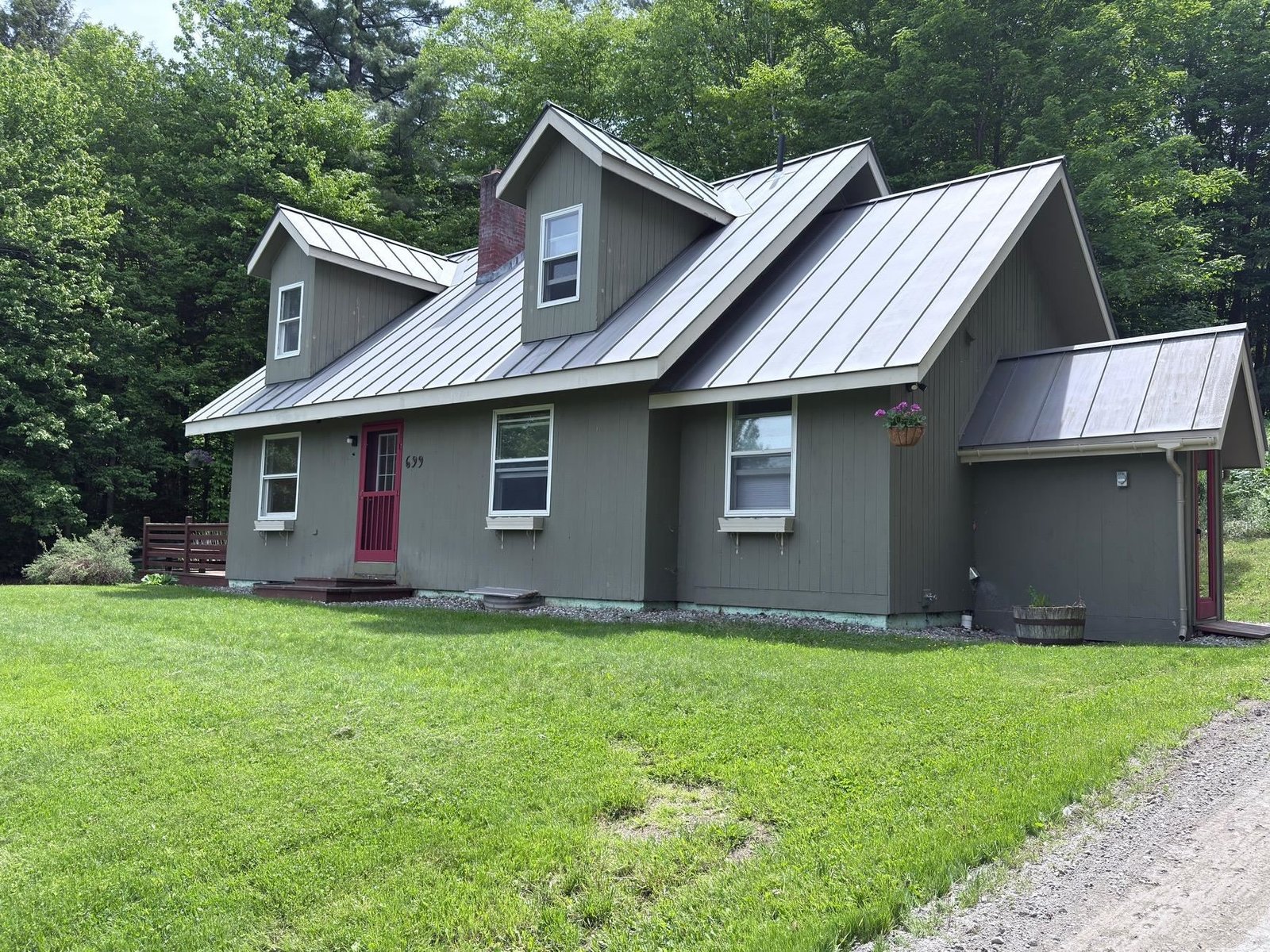 699 Glenbrook Road