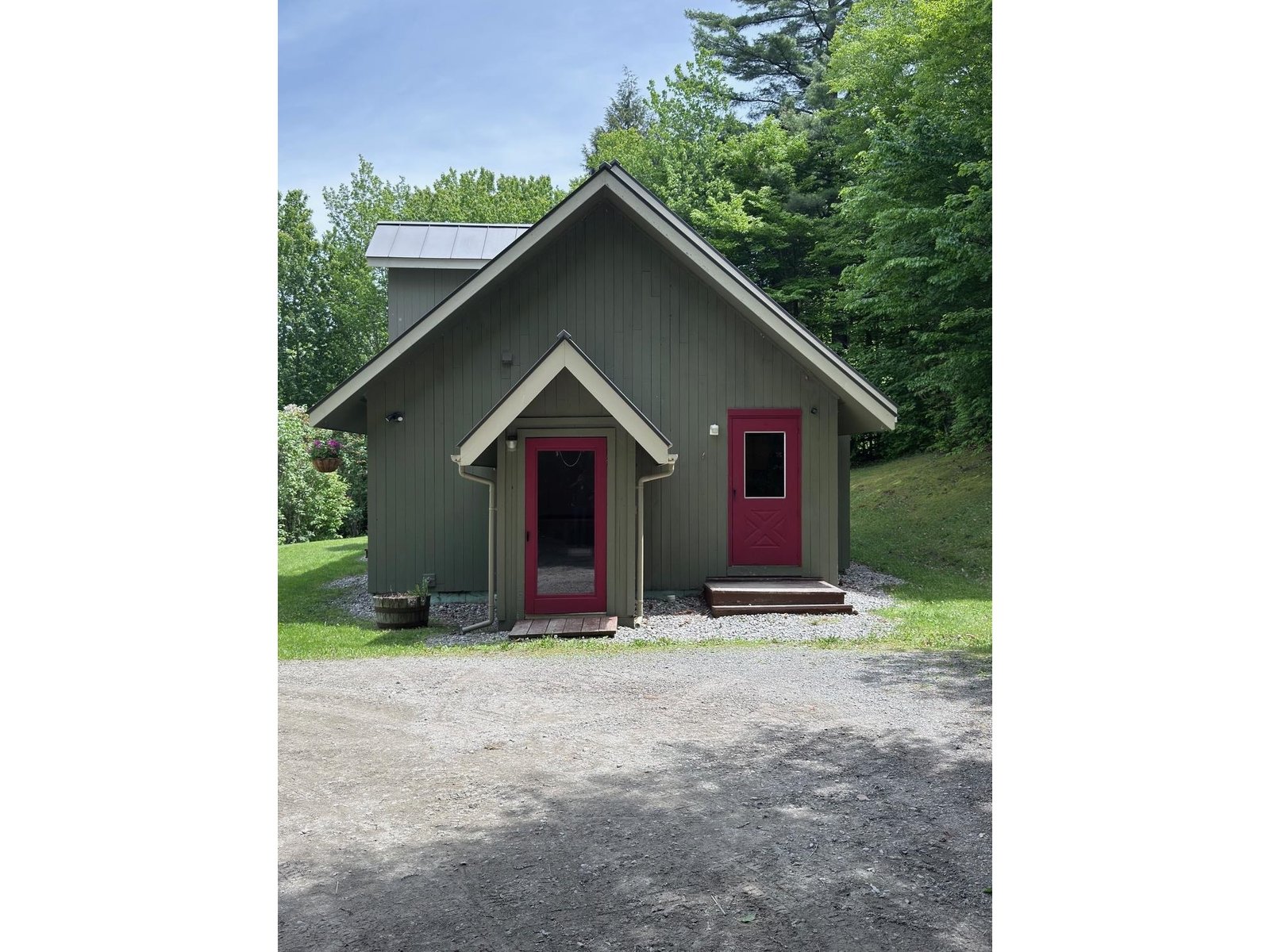 699 Glenbrook Road