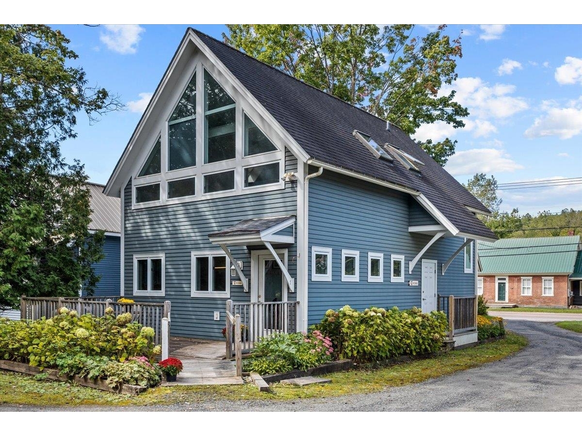 699 South Main Street, Stowe
