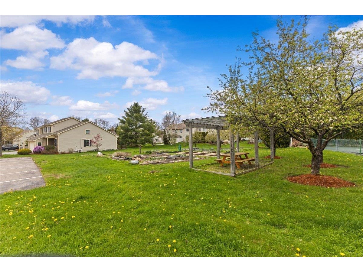 7 Cardinal Lane, Unit 7