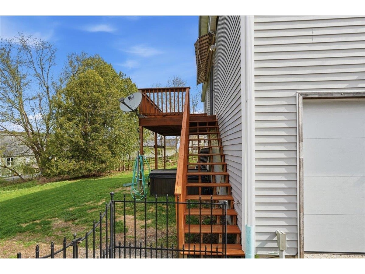 7 Erling Drive