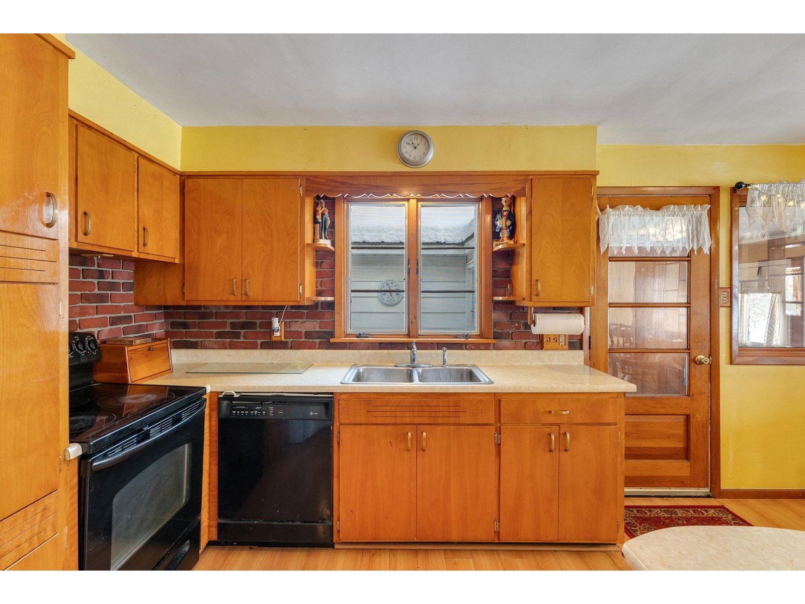 7 Grant Avenue
