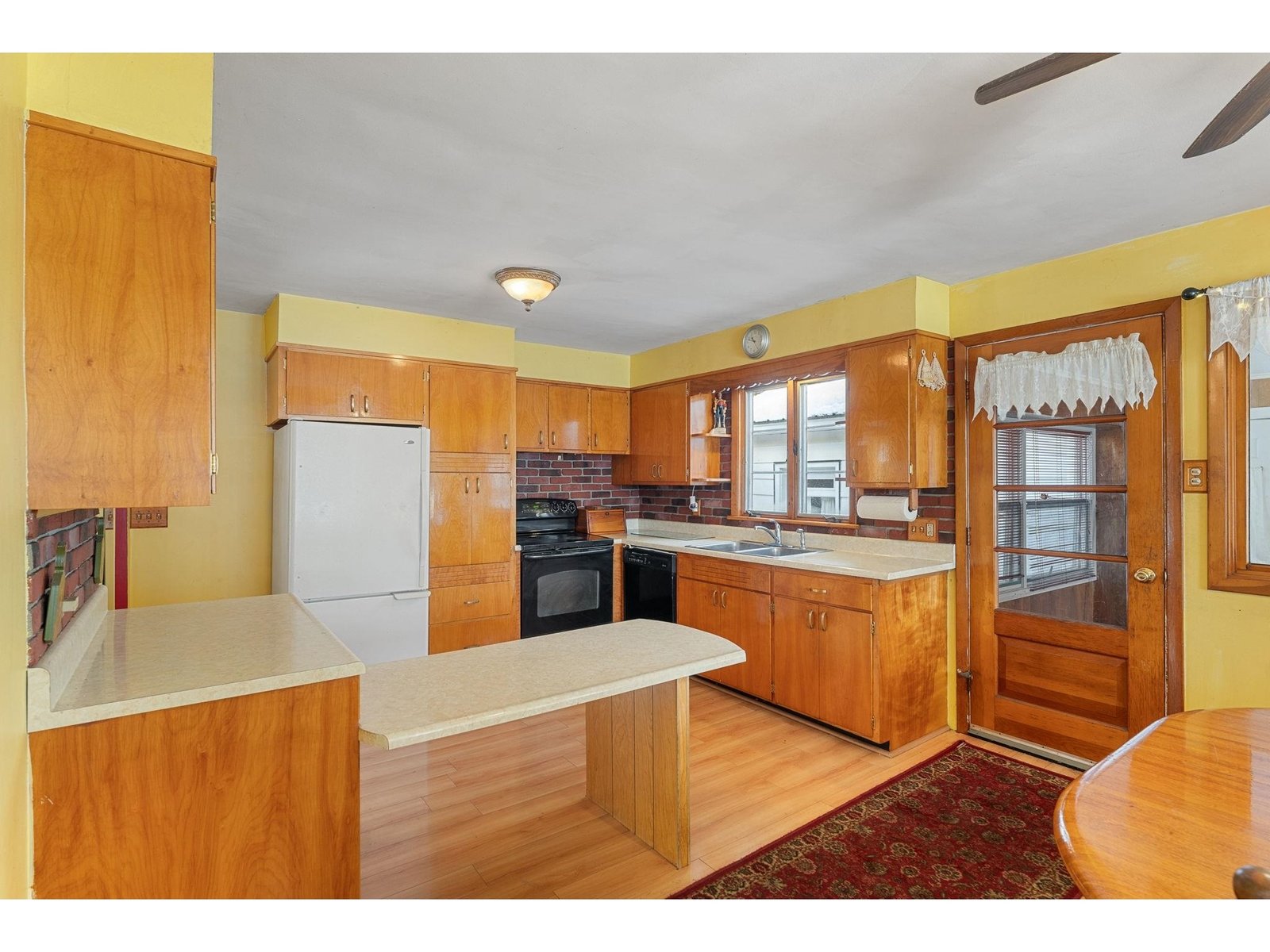 7 Grant Avenue