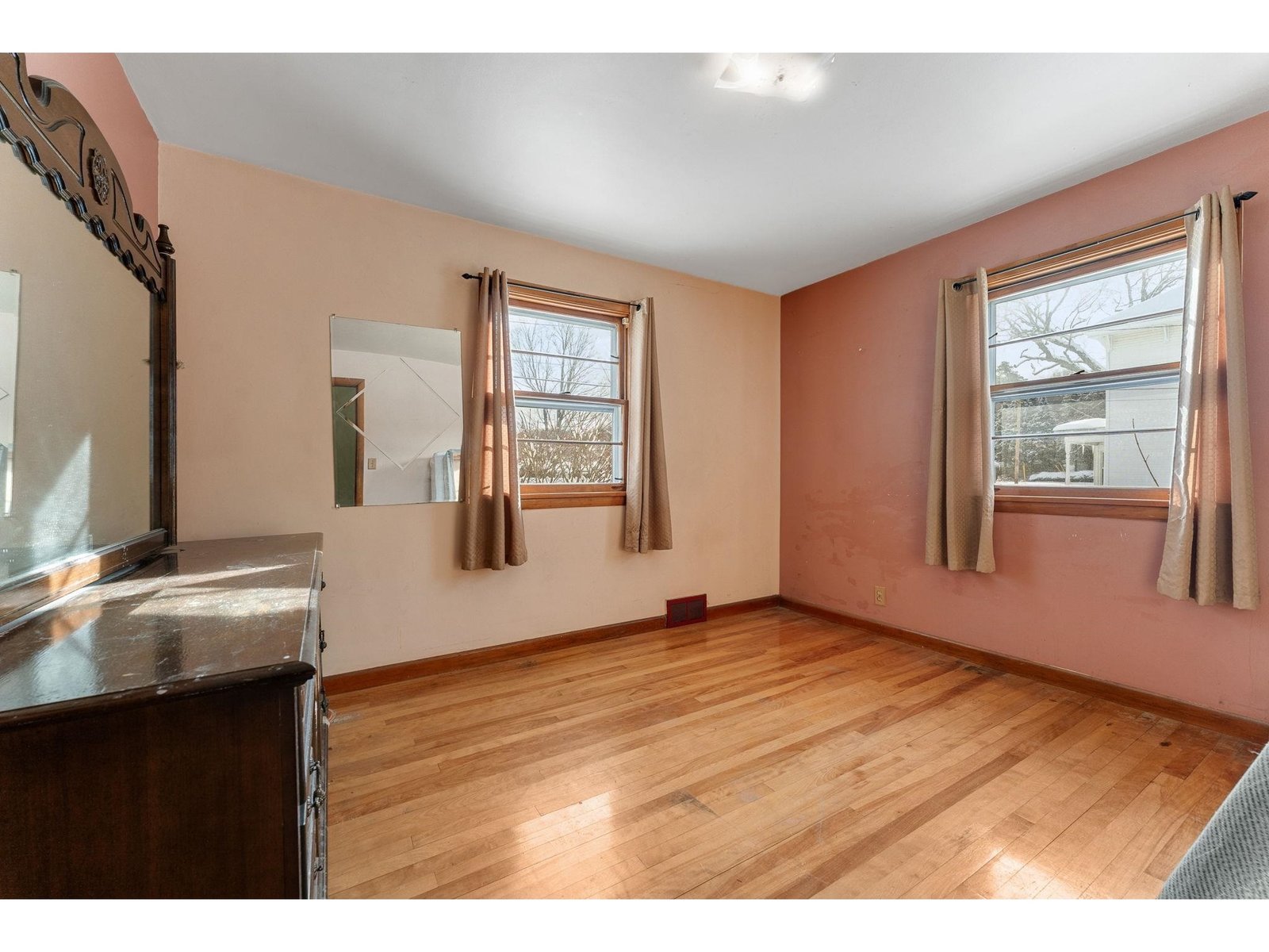 7 Grant Avenue