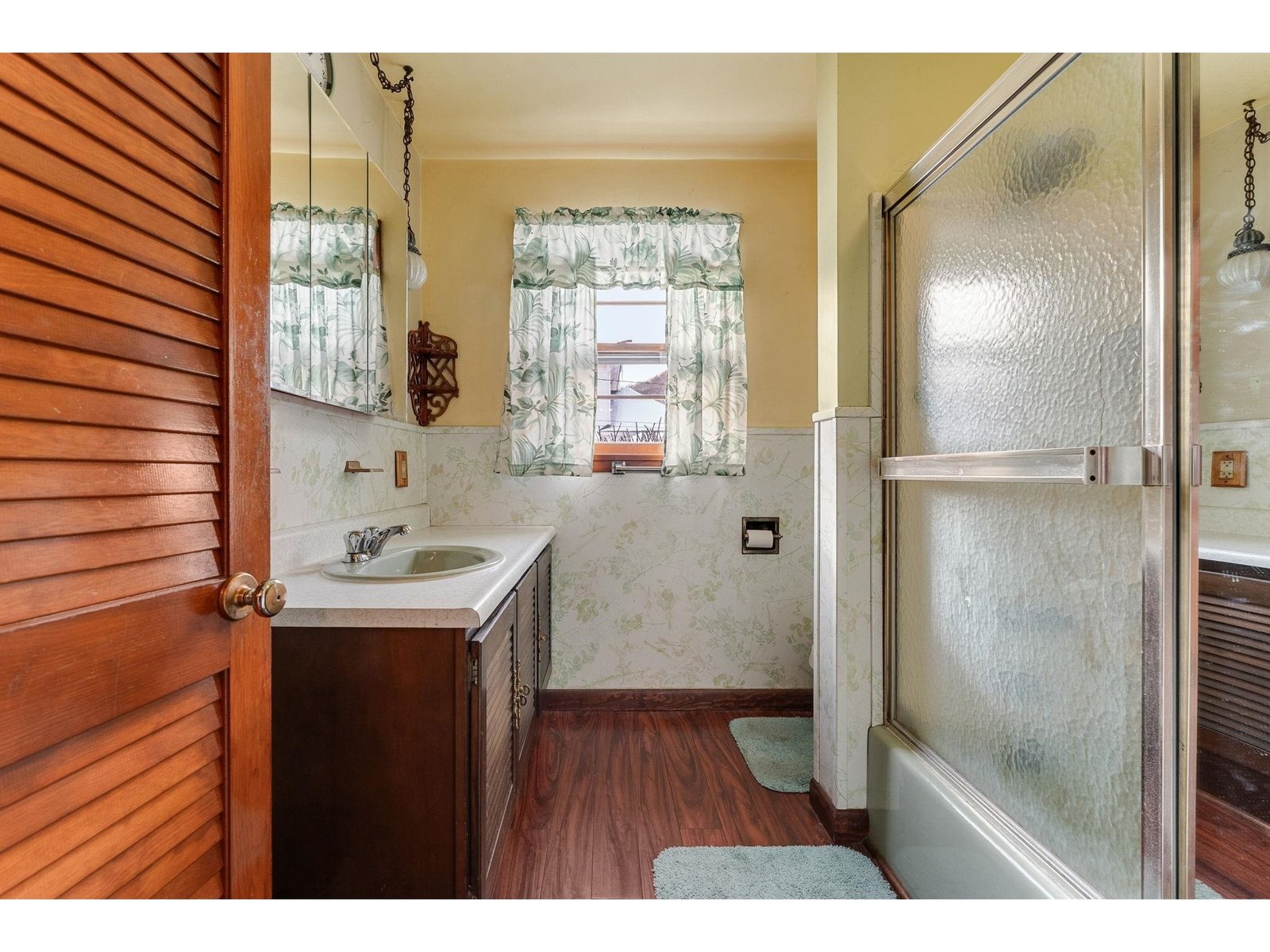 7 Grant Avenue