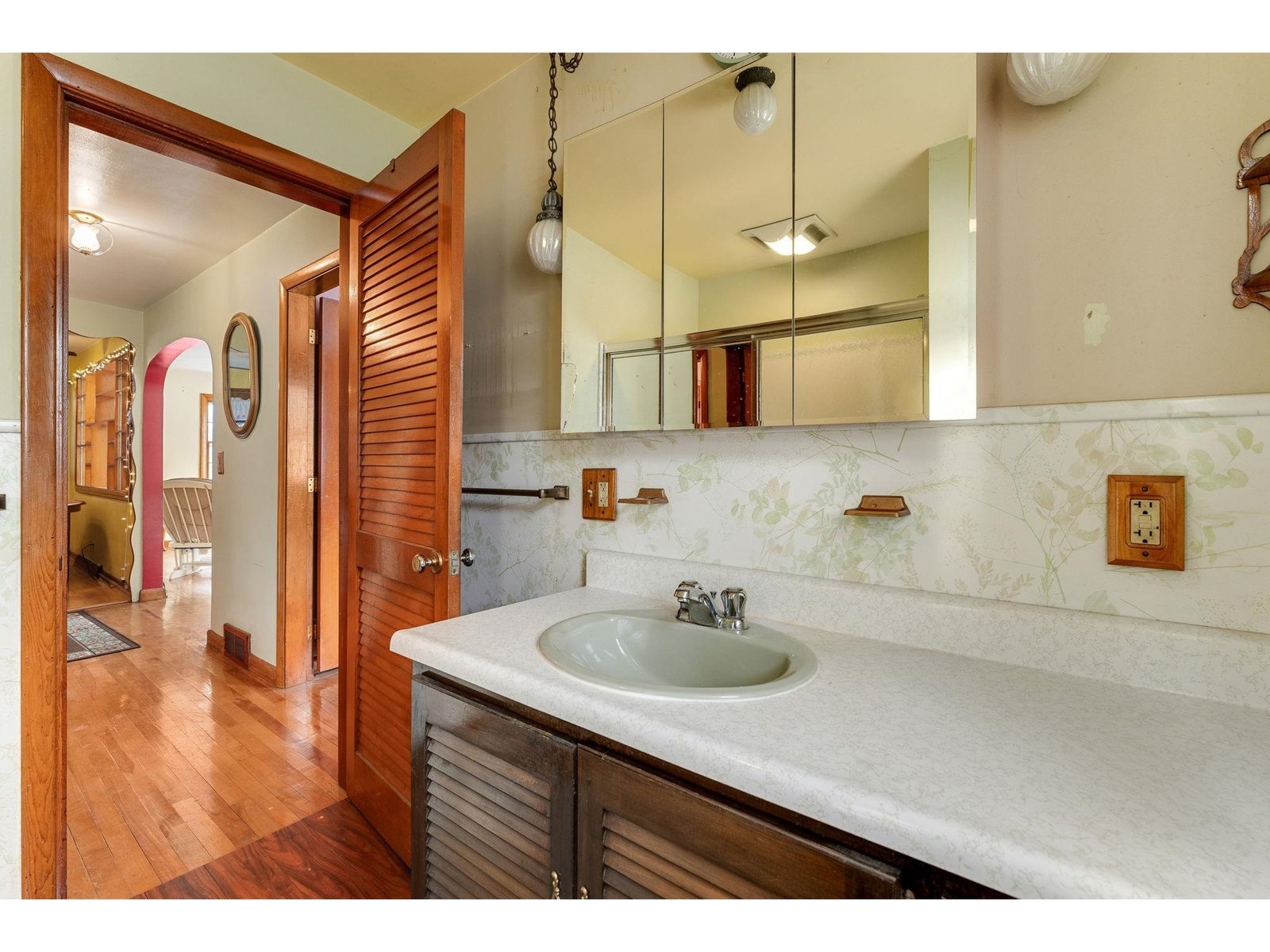 7 Grant Avenue