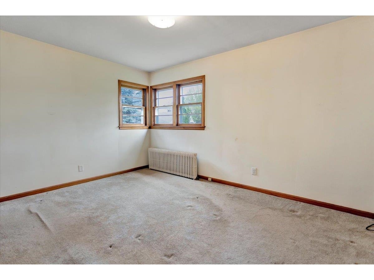 7 Iby Street