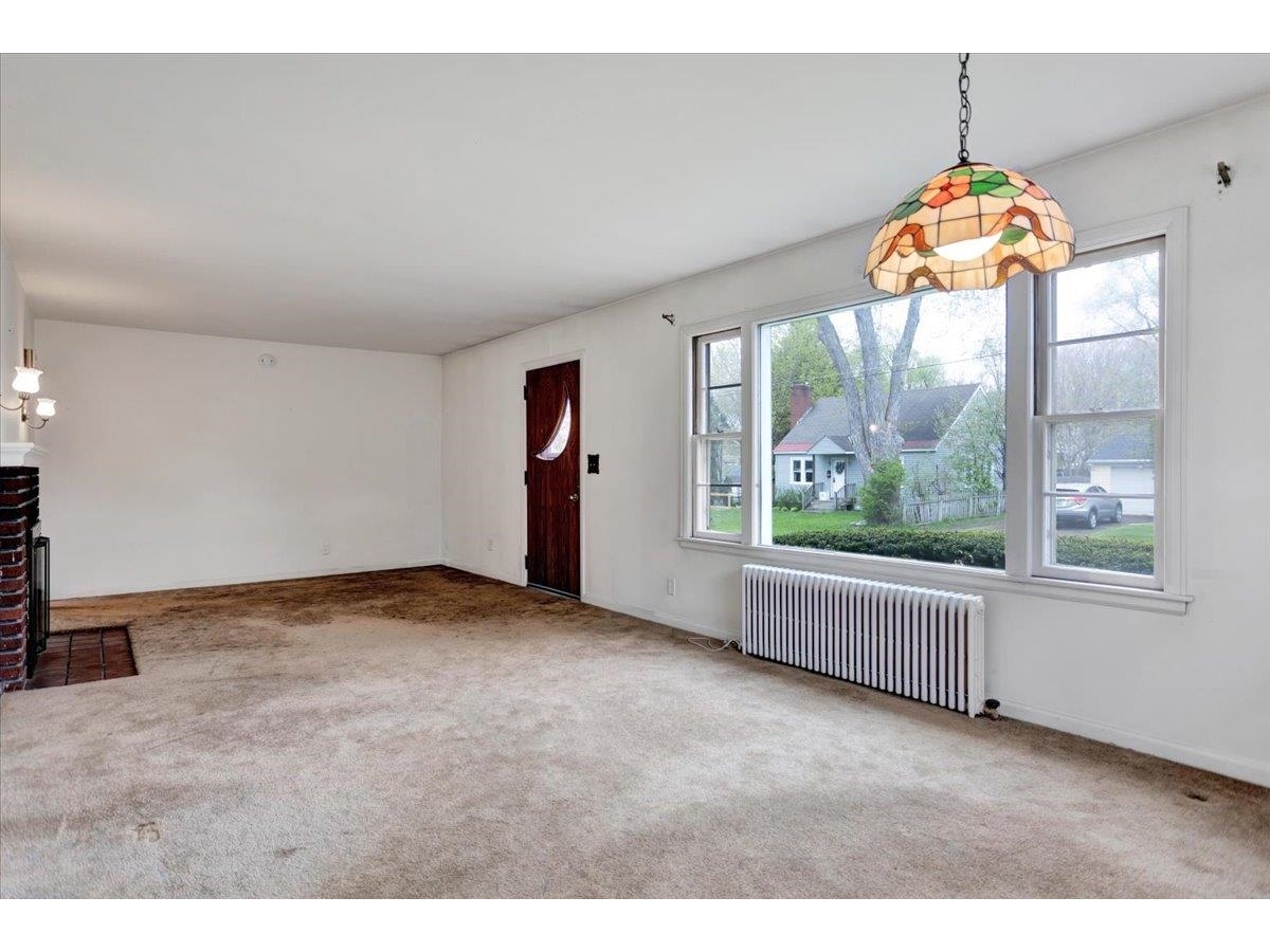 7 Iby Street