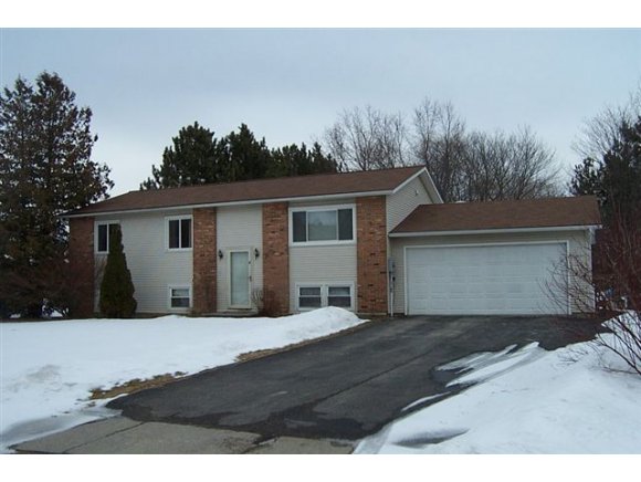 7 Londonderry Dr