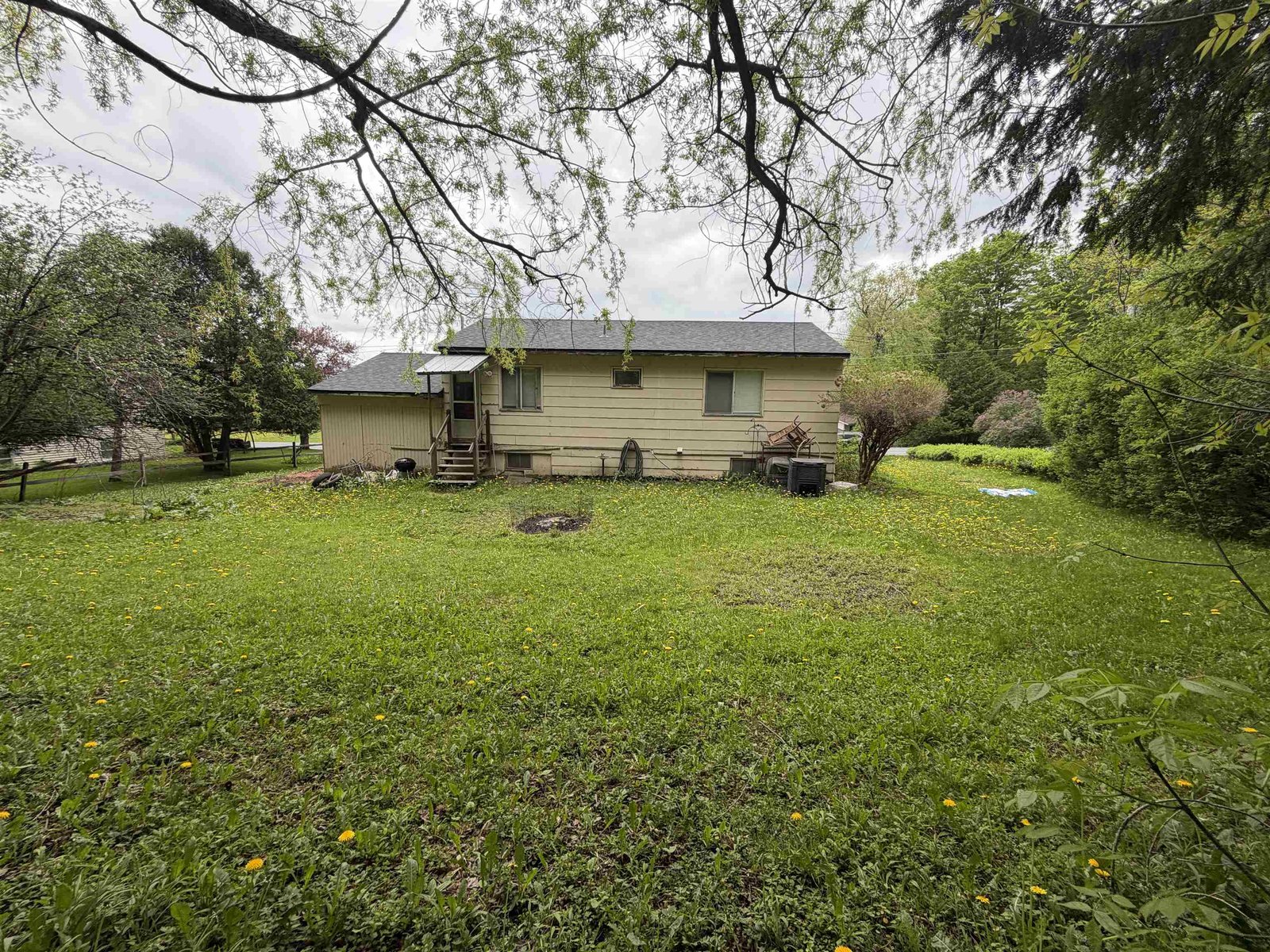 7 Meadow Wood Drive