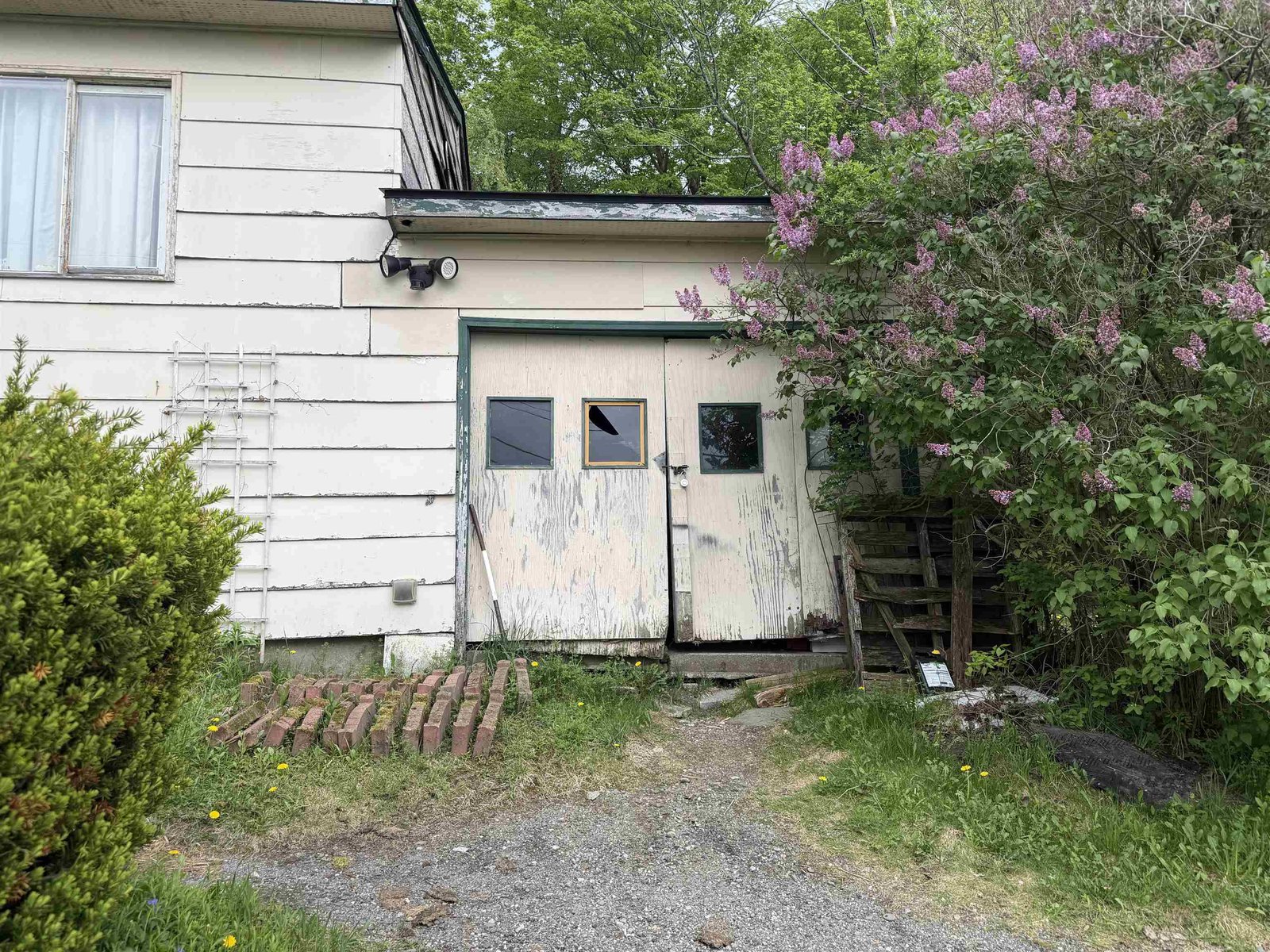 7 Meadow Wood Drive
