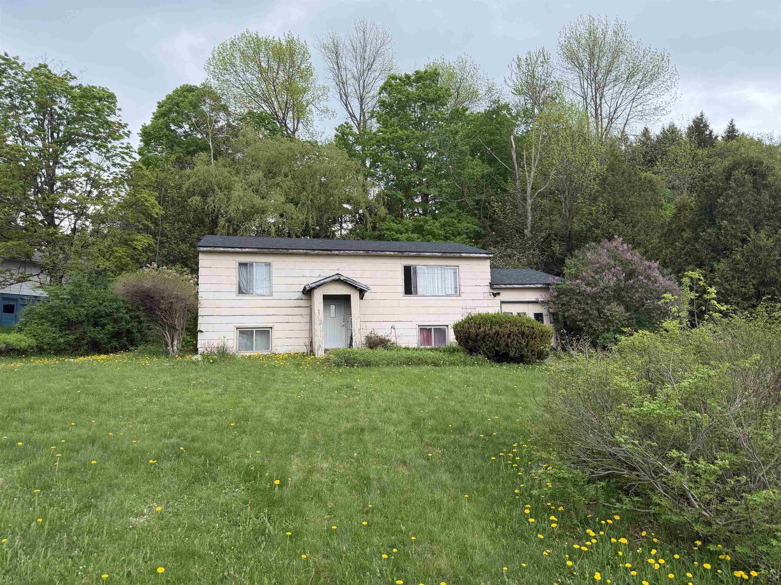 7 Meadow Wood Drive