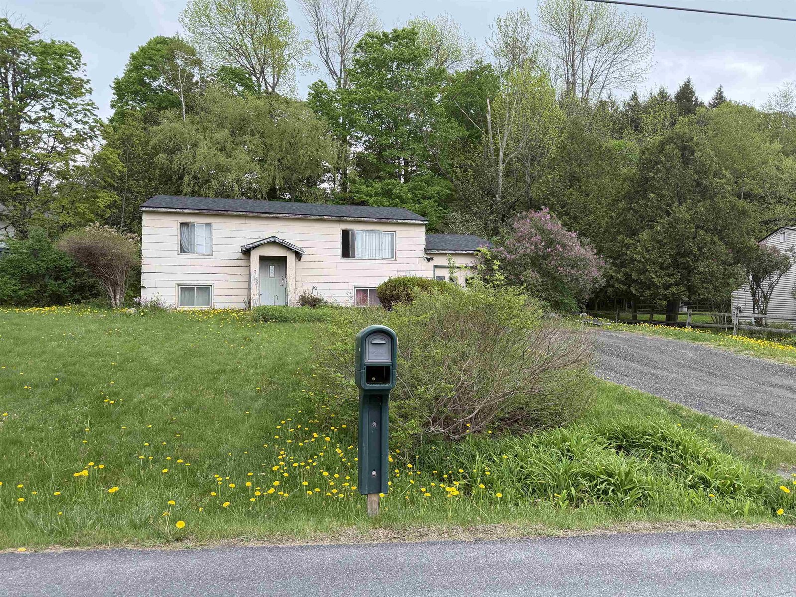 7 Meadow Wood Drive