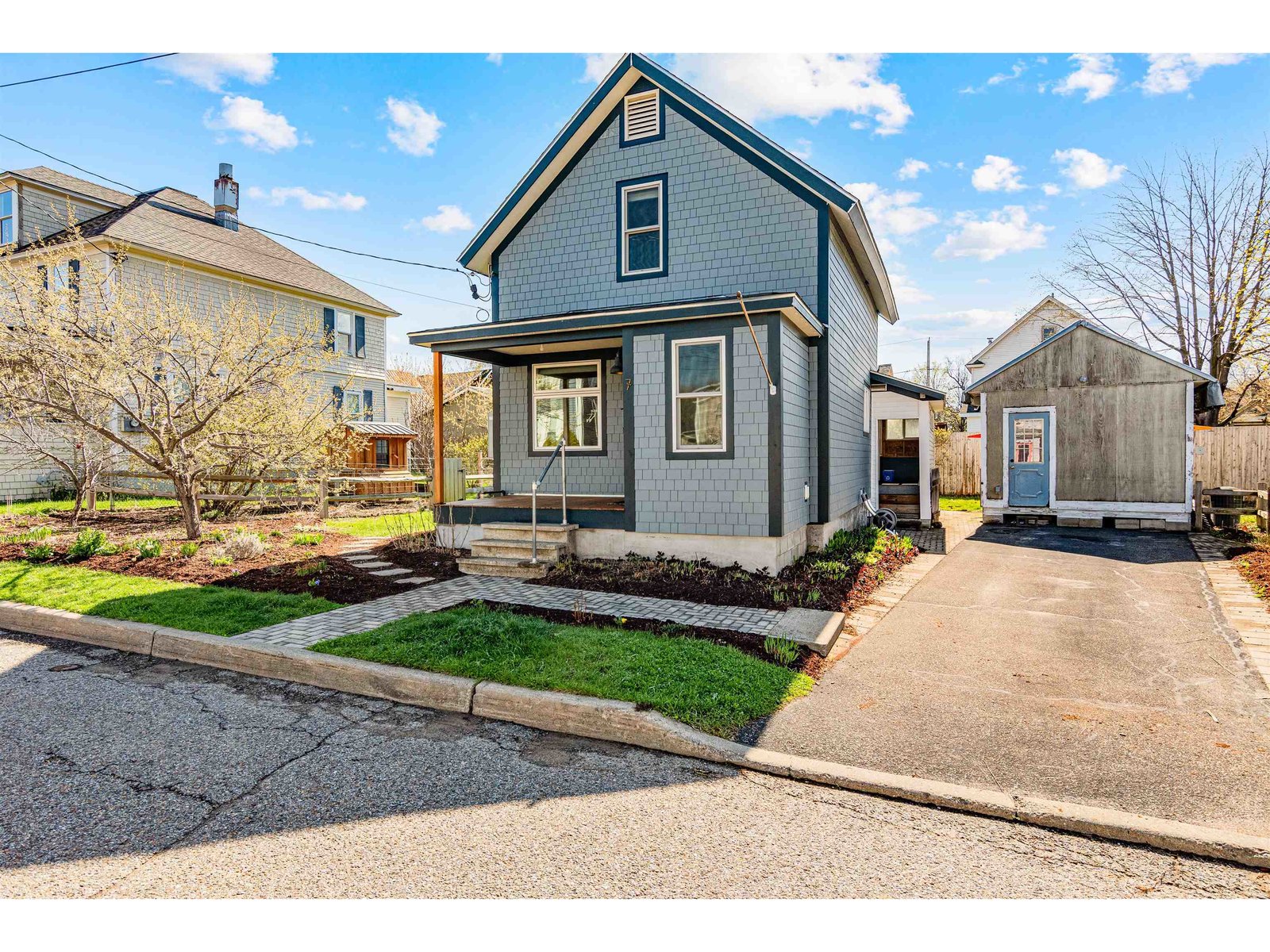 7 Niquette Court