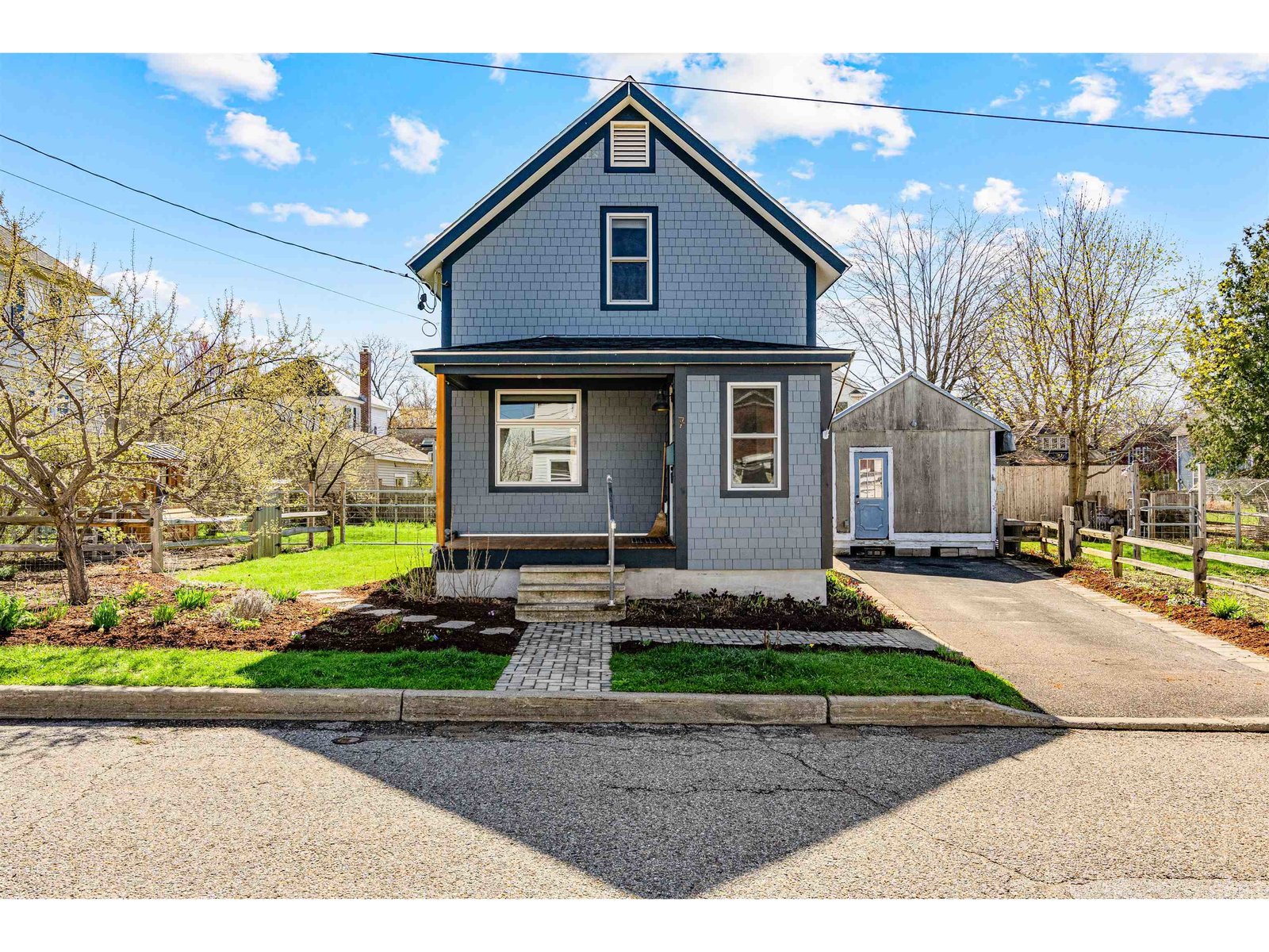 7 Niquette Court