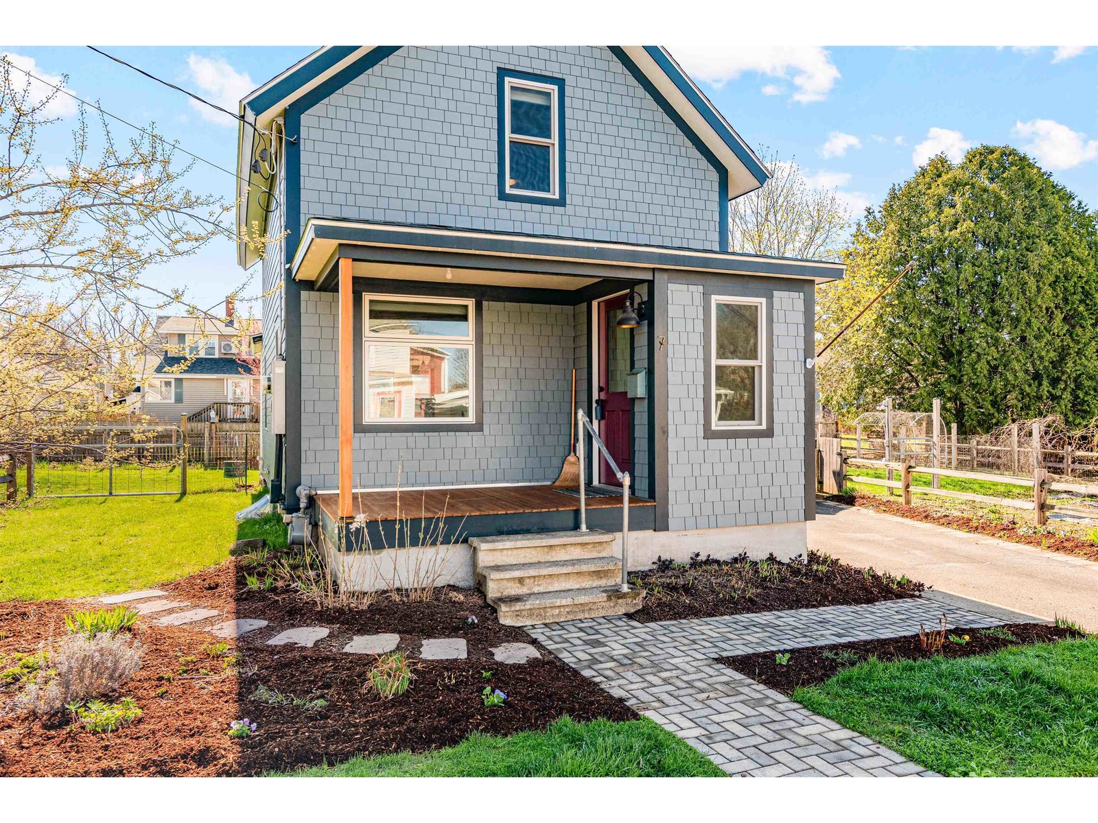 7 Niquette Court