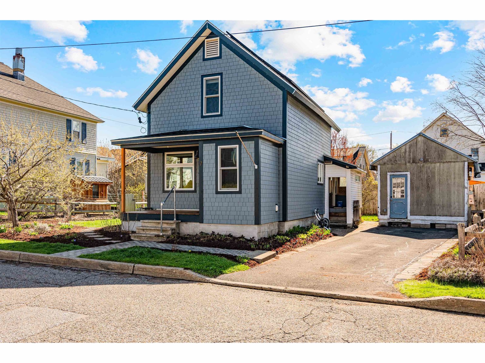 7 Niquette Court