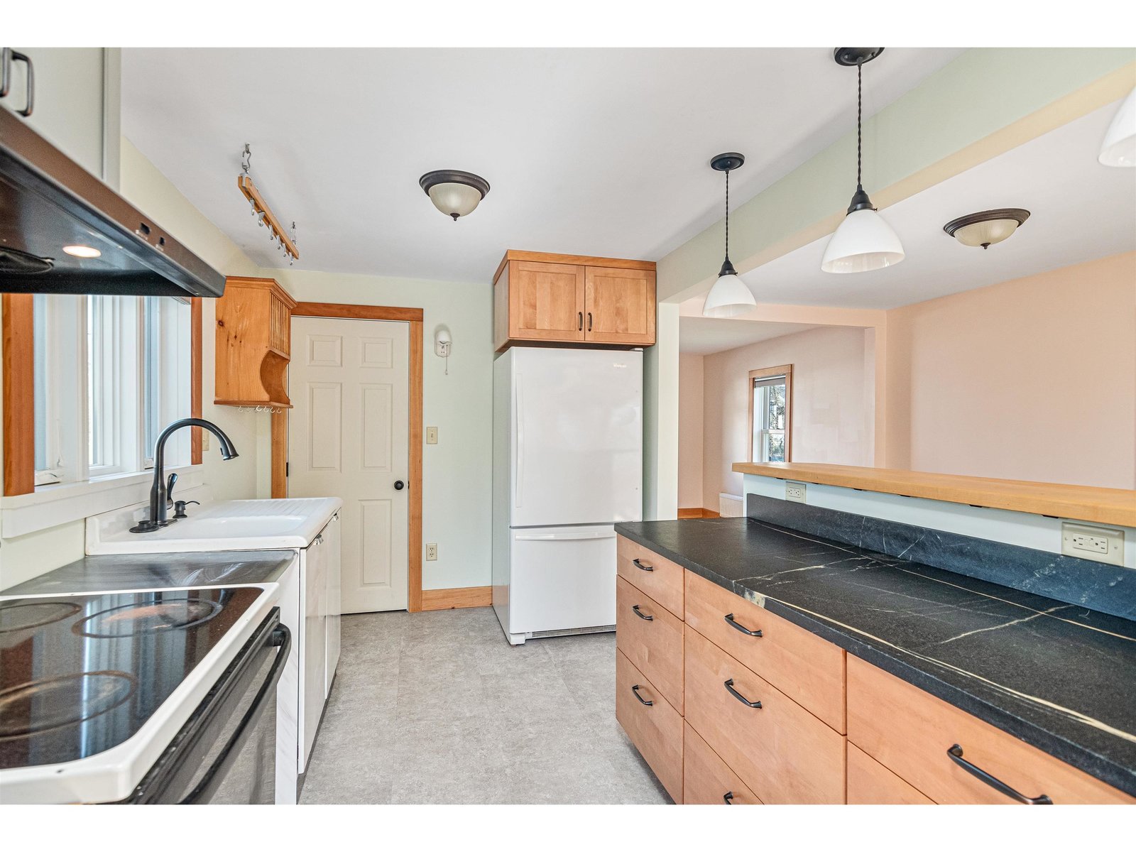 7 Niquette Court