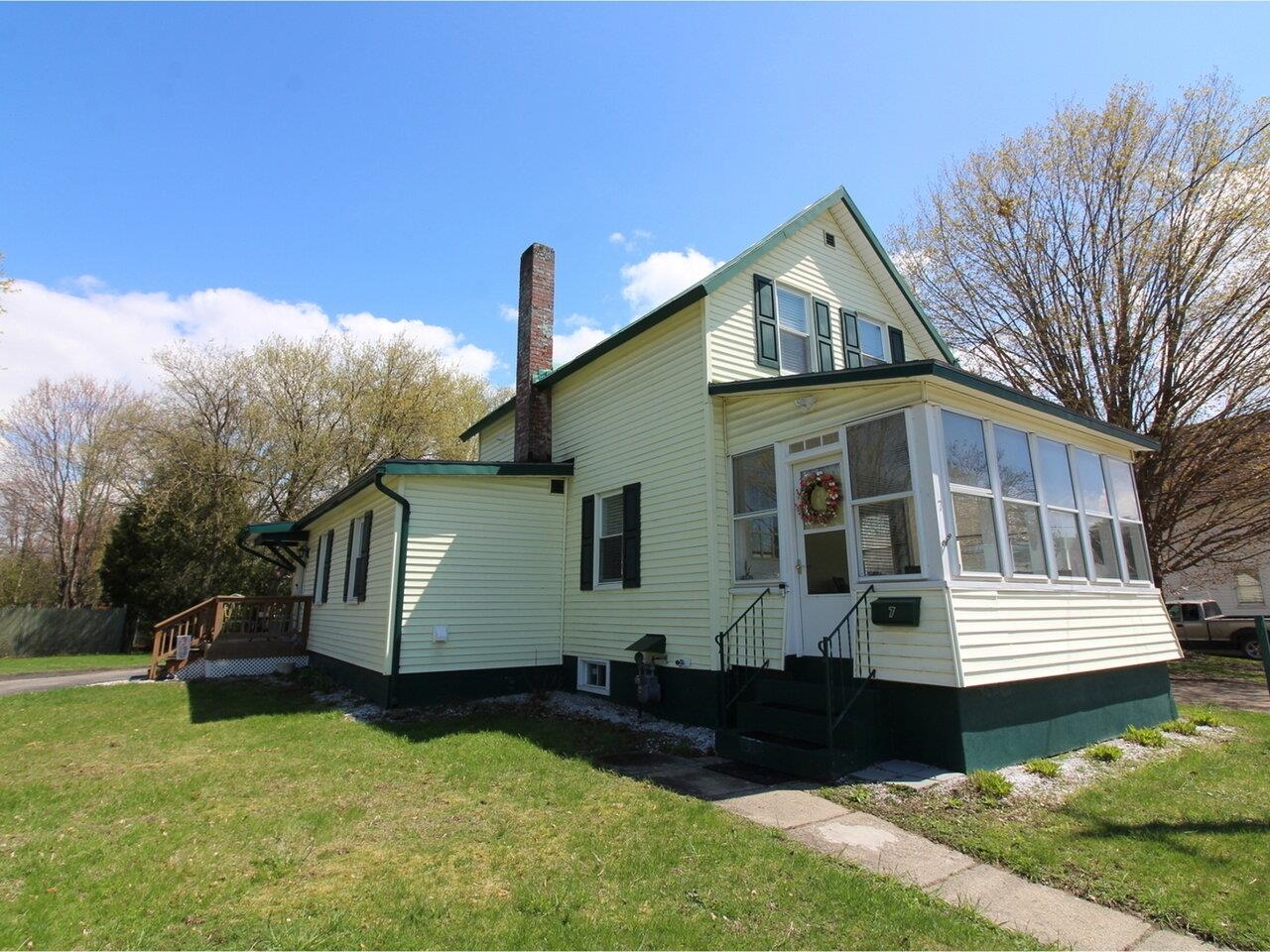 7 Pine Street