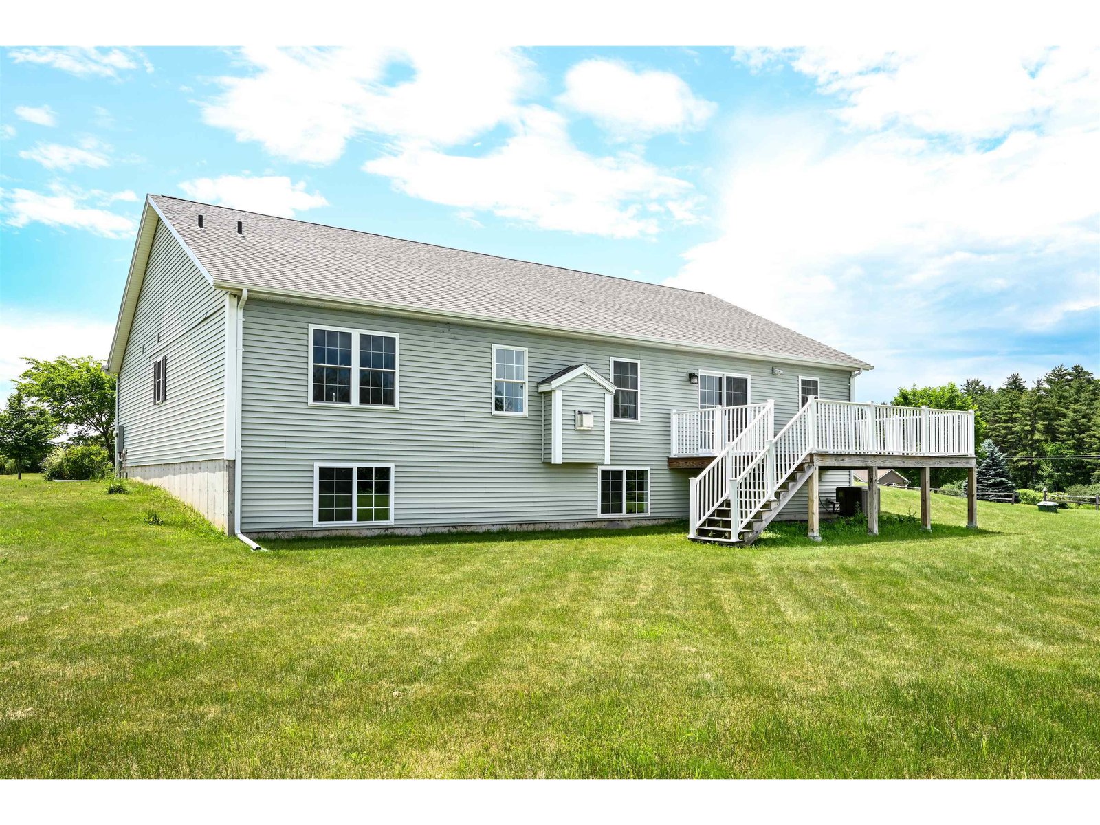 7 Riparian Way