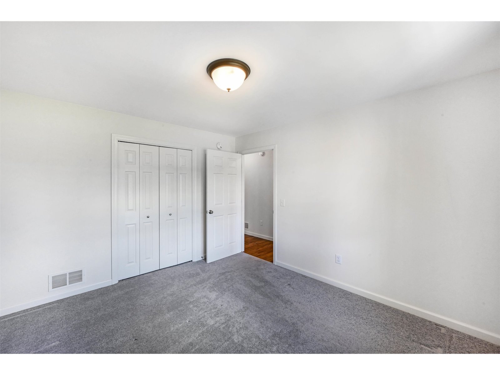 7 Riparian Way