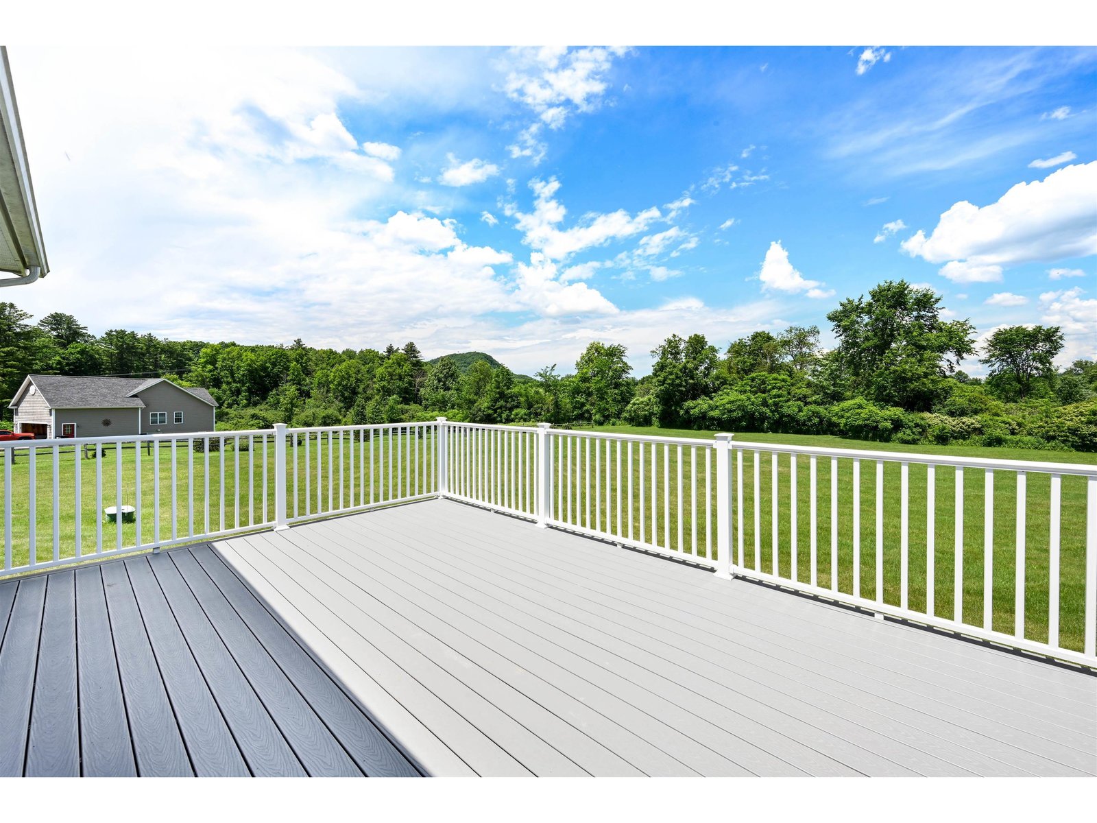 7 Riparian Way