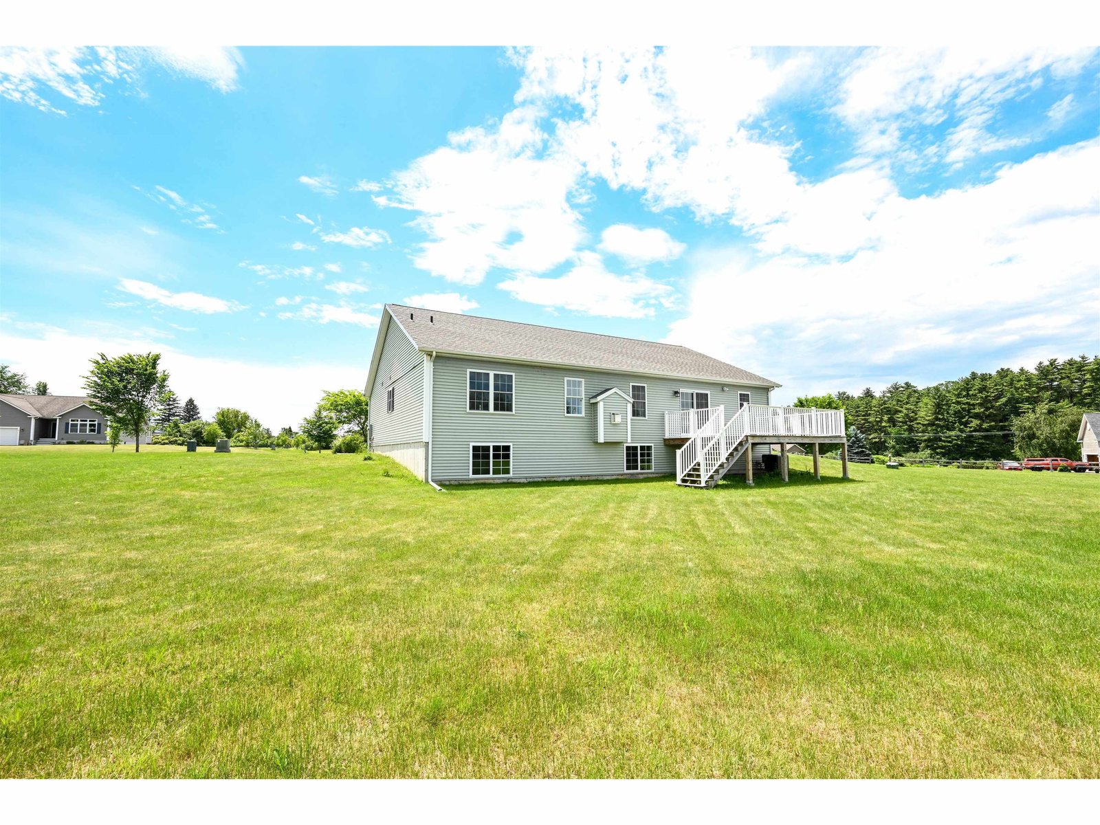 7 Riparian Way