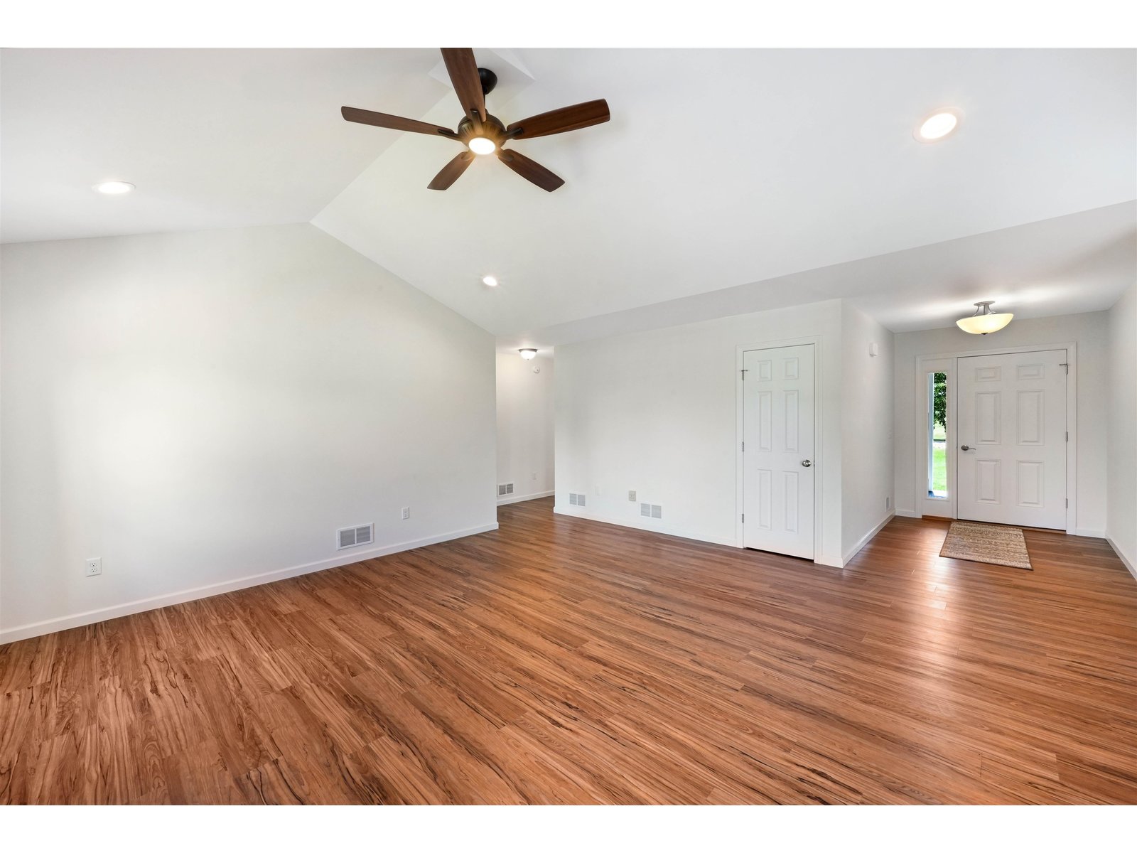 7 Riparian Way