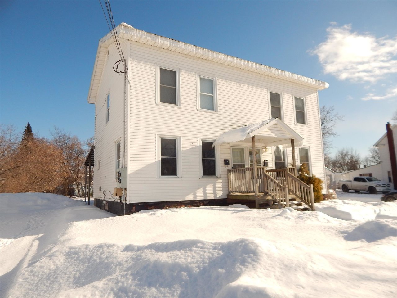 7 Russell Street