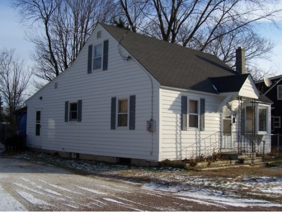 7 Williams ST