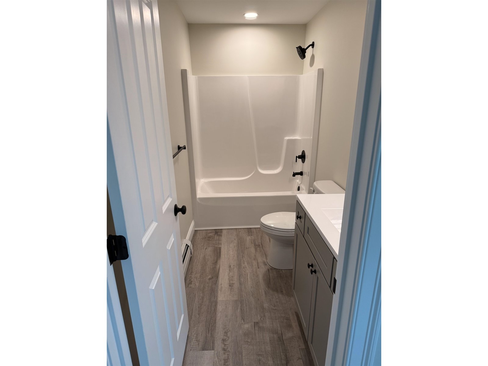 7 Willys Lane, Unit 102