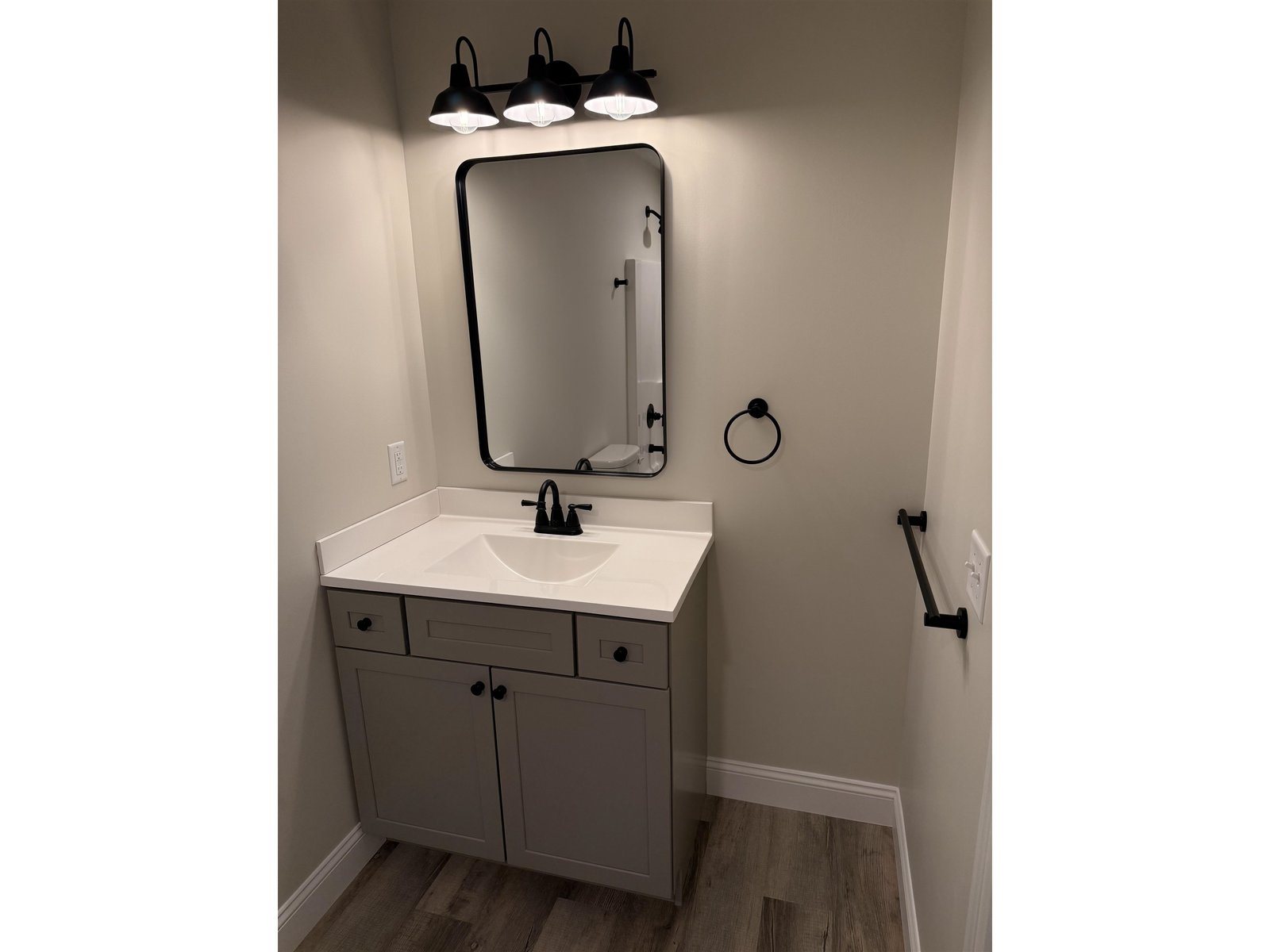 7 Willys Lane, Unit 102
