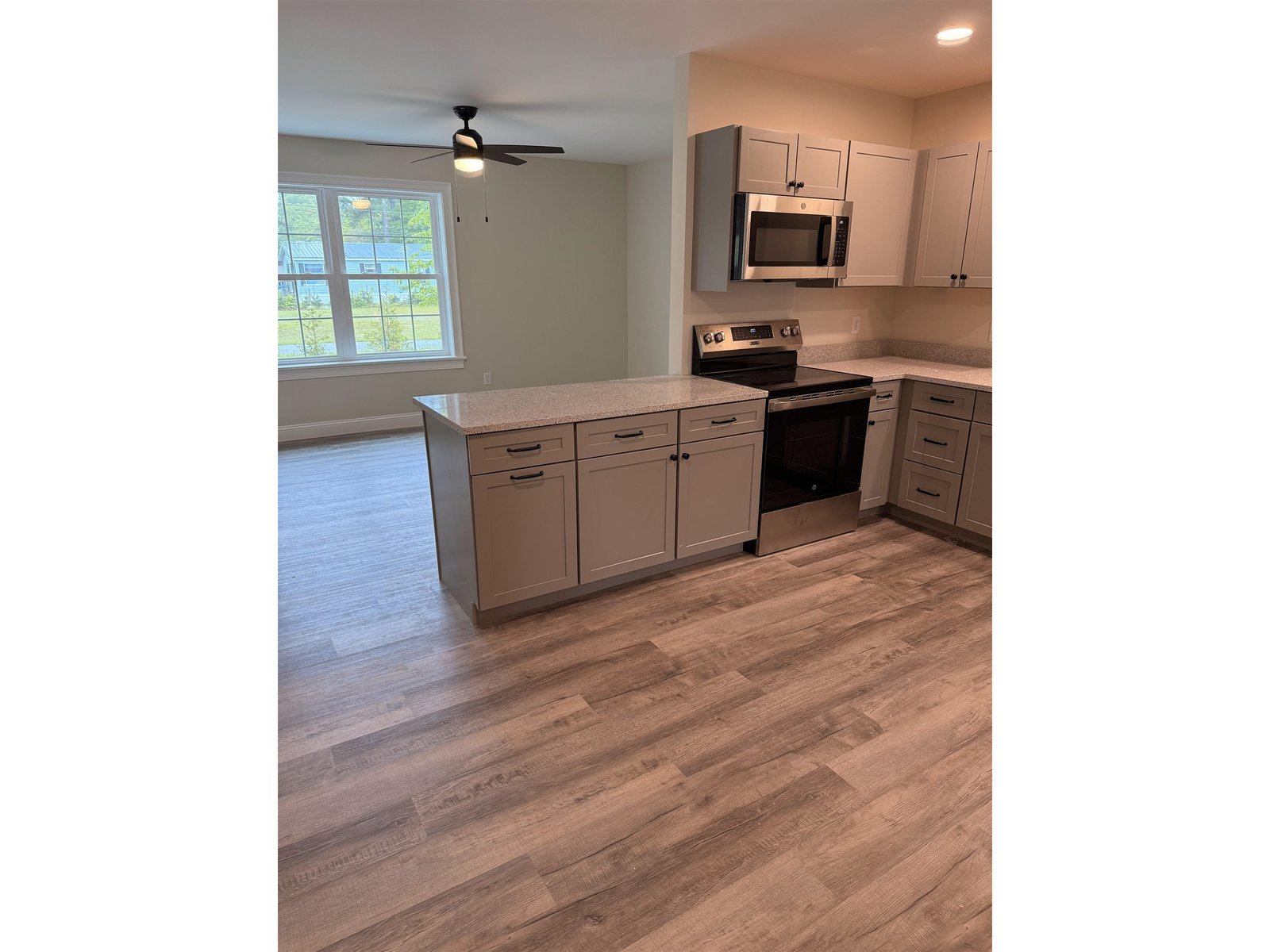 7 Willys Lane, Unit 102