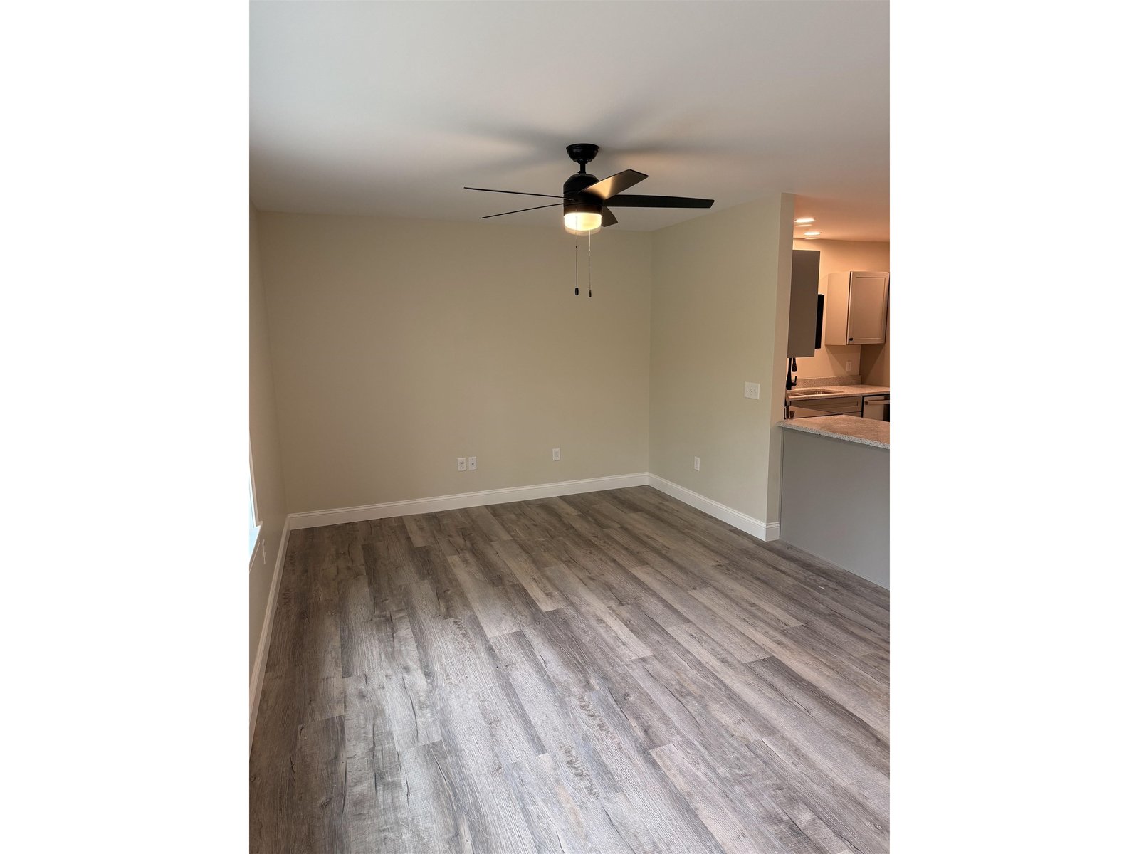 7 Willys Lane, Unit 102