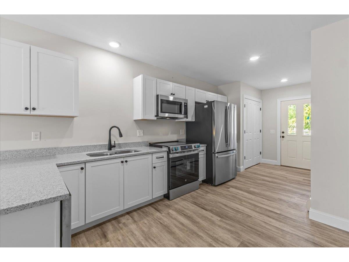 7 Willys Lane, Unit 106