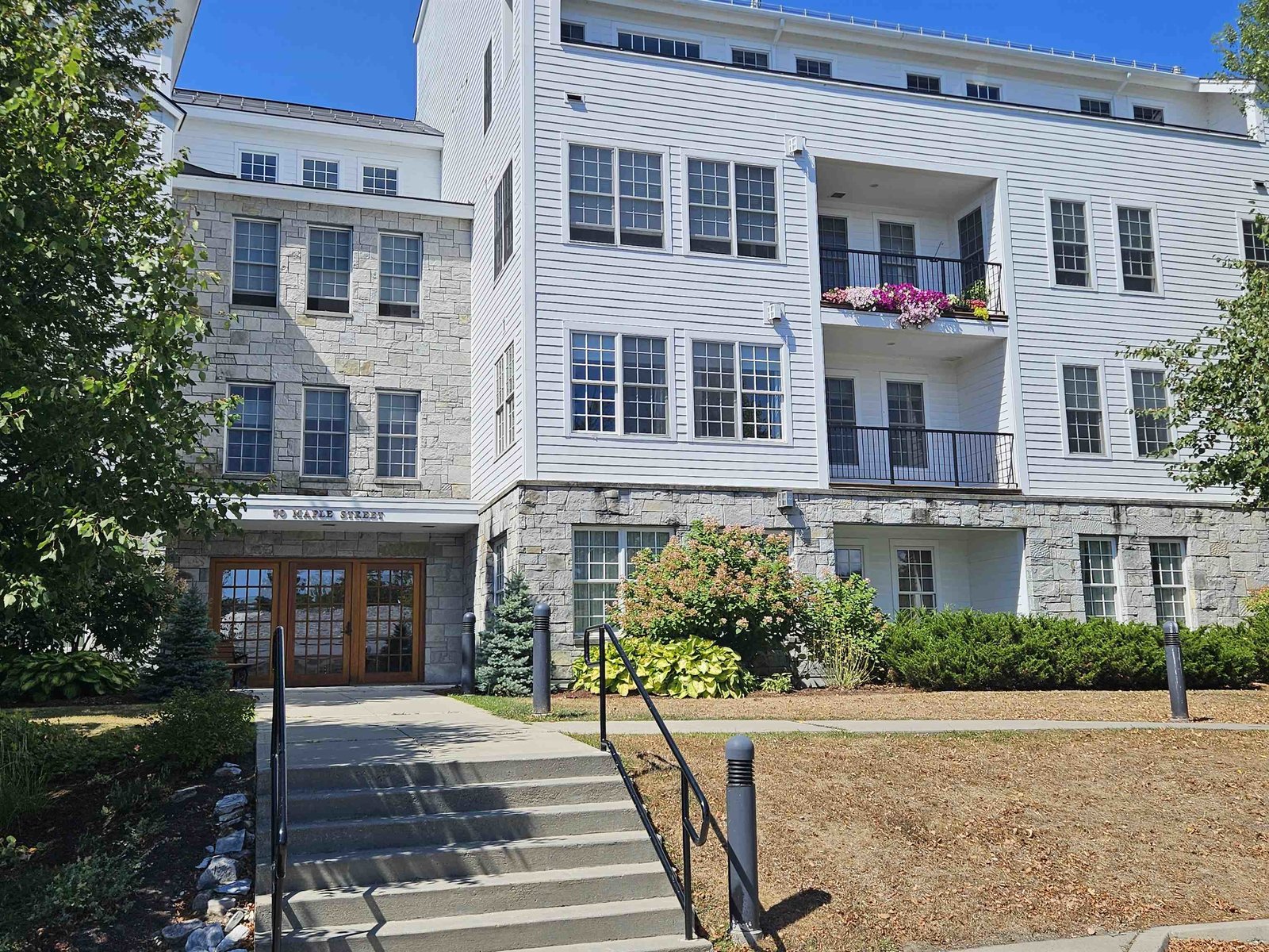 70 Maple Street, Unit 307