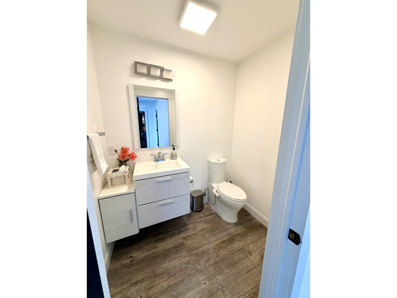 Main Level - 1/2 Bath