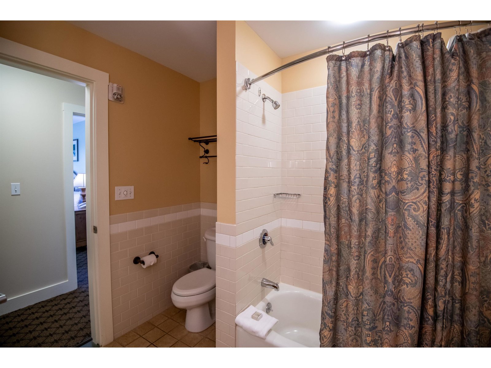 705/707 Qtr. I V Adams House