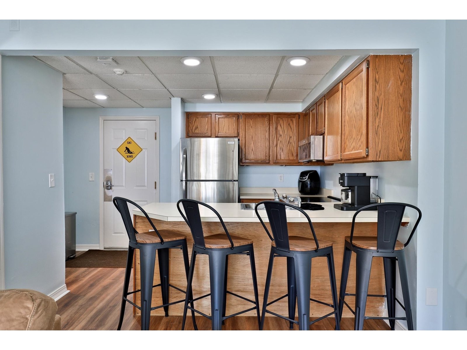 Kitchen with Breakfast Bar