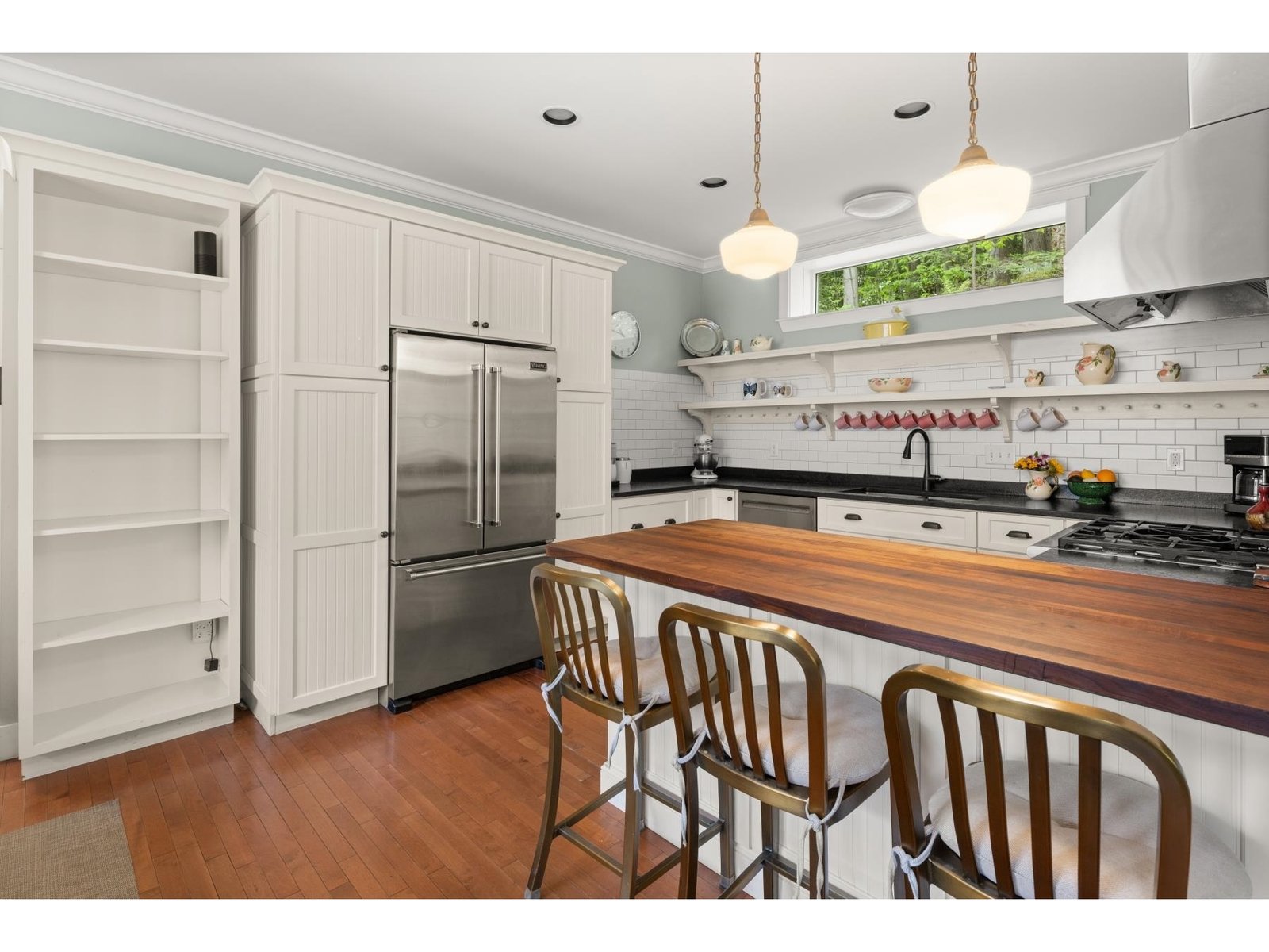 Shelving/storage