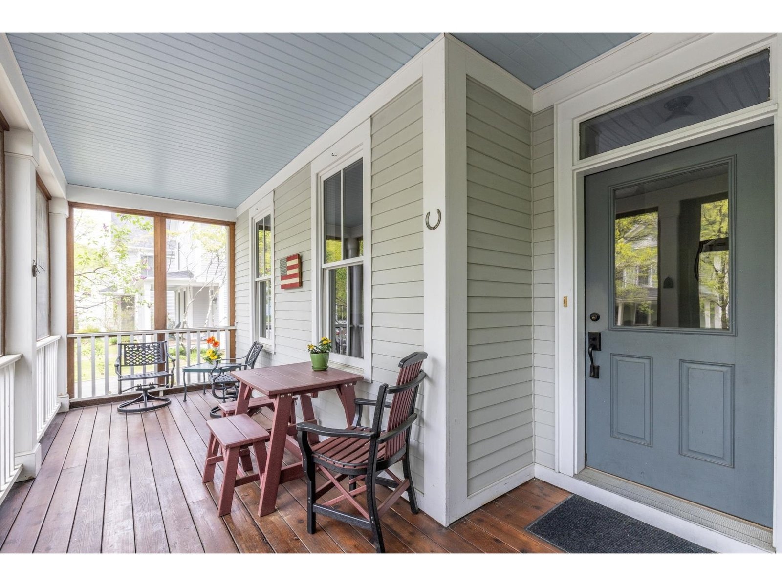 Screened in front porch