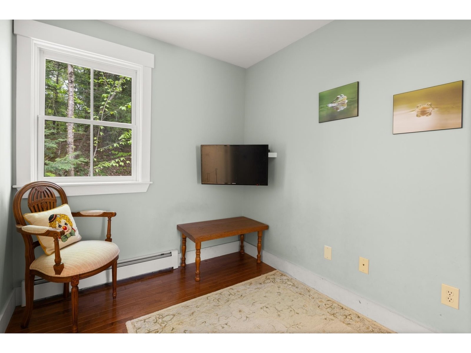 Upstairs landing/small living room