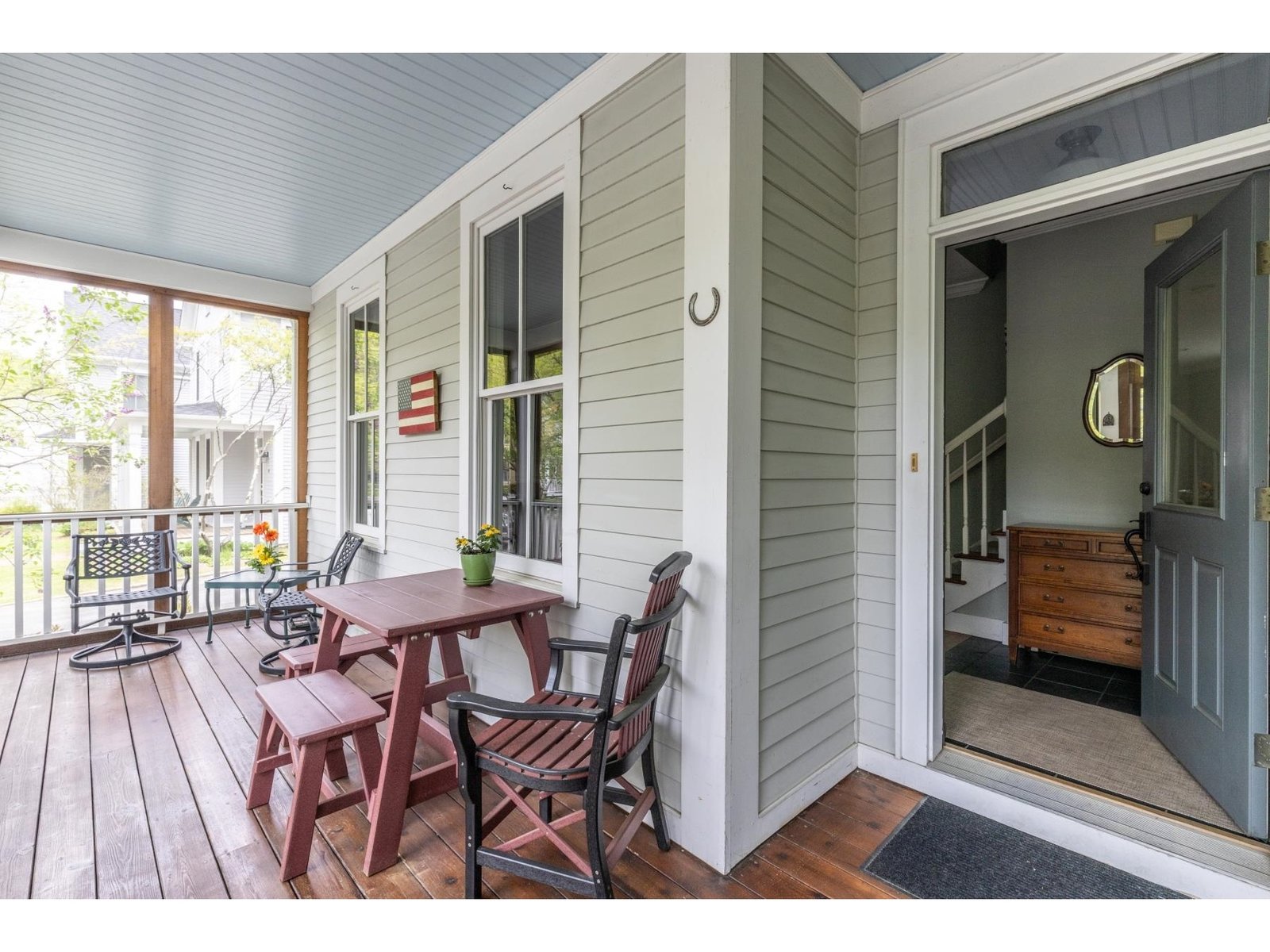 Screened in front porch