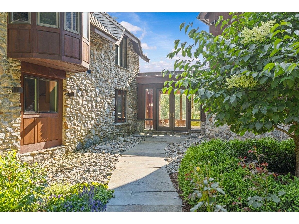 71 Sterling Ridge Road