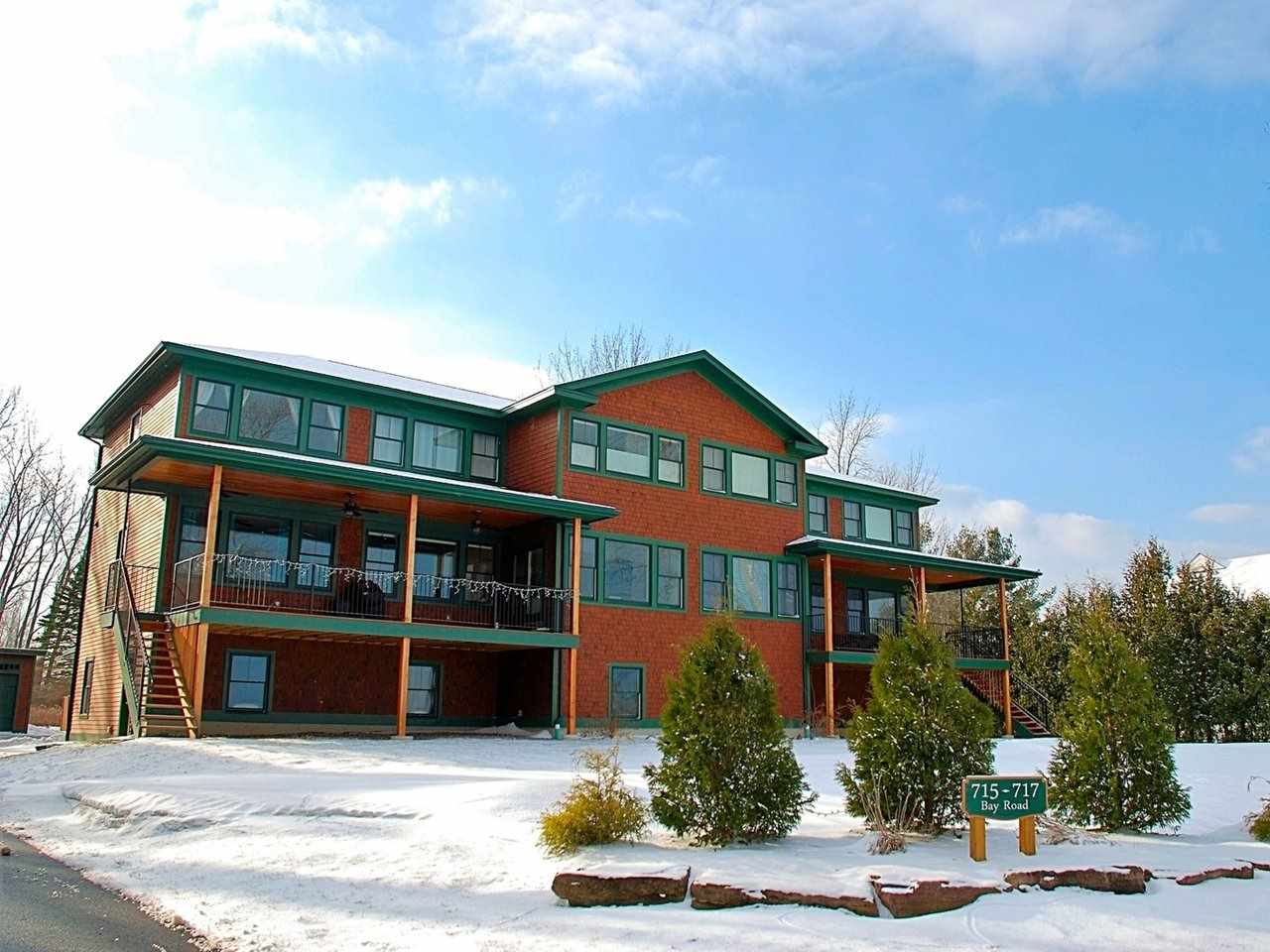 717 Bay Road